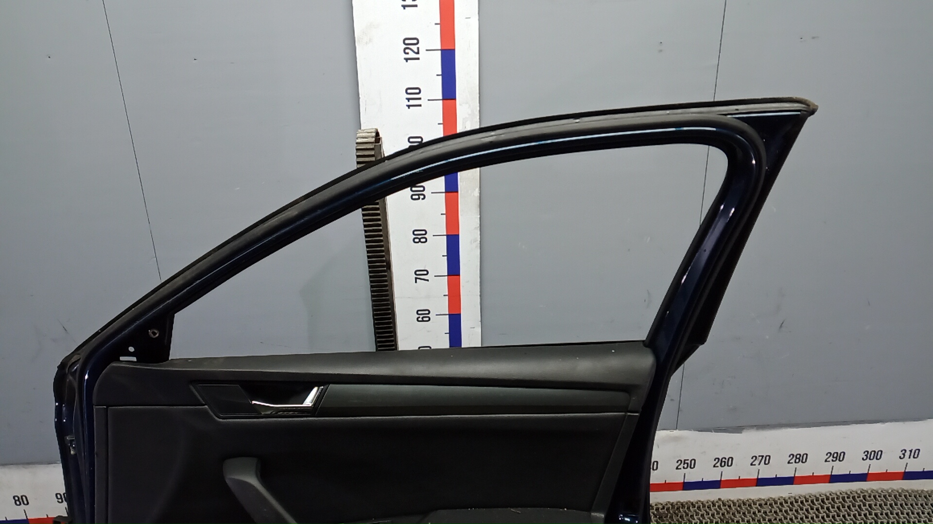 Дверь передняя правая