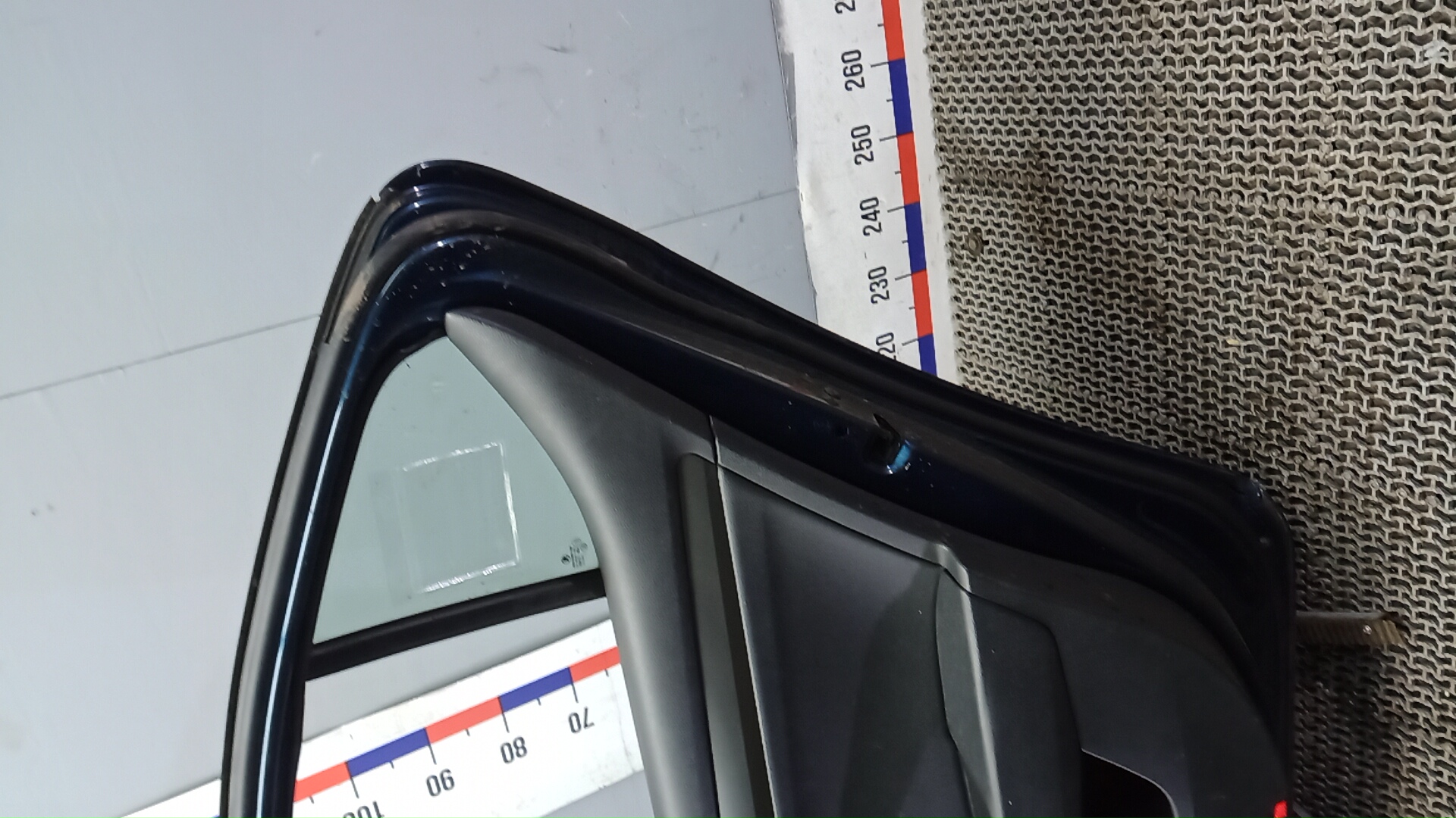 Дверь задняя правая