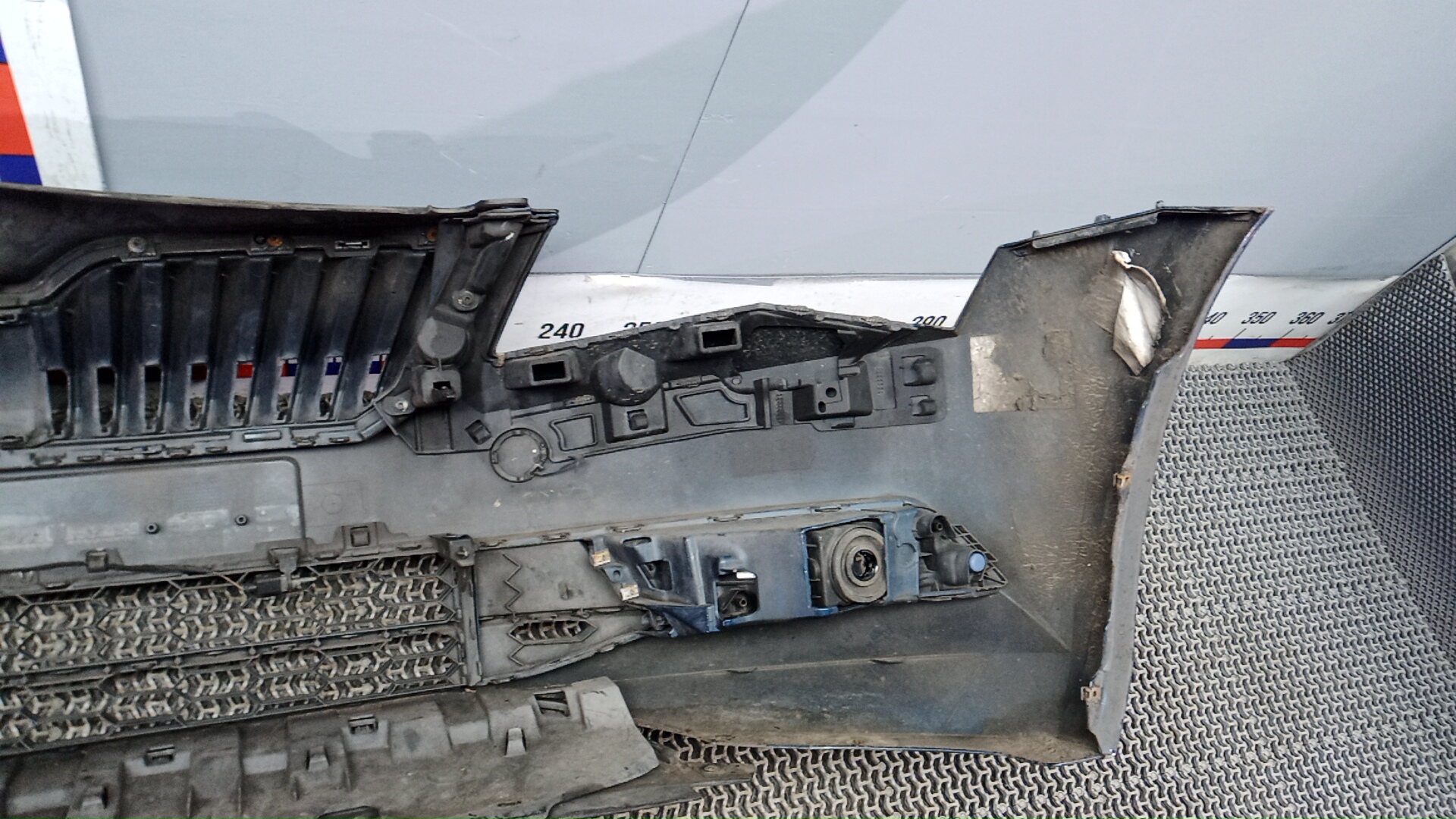 Бампер передний