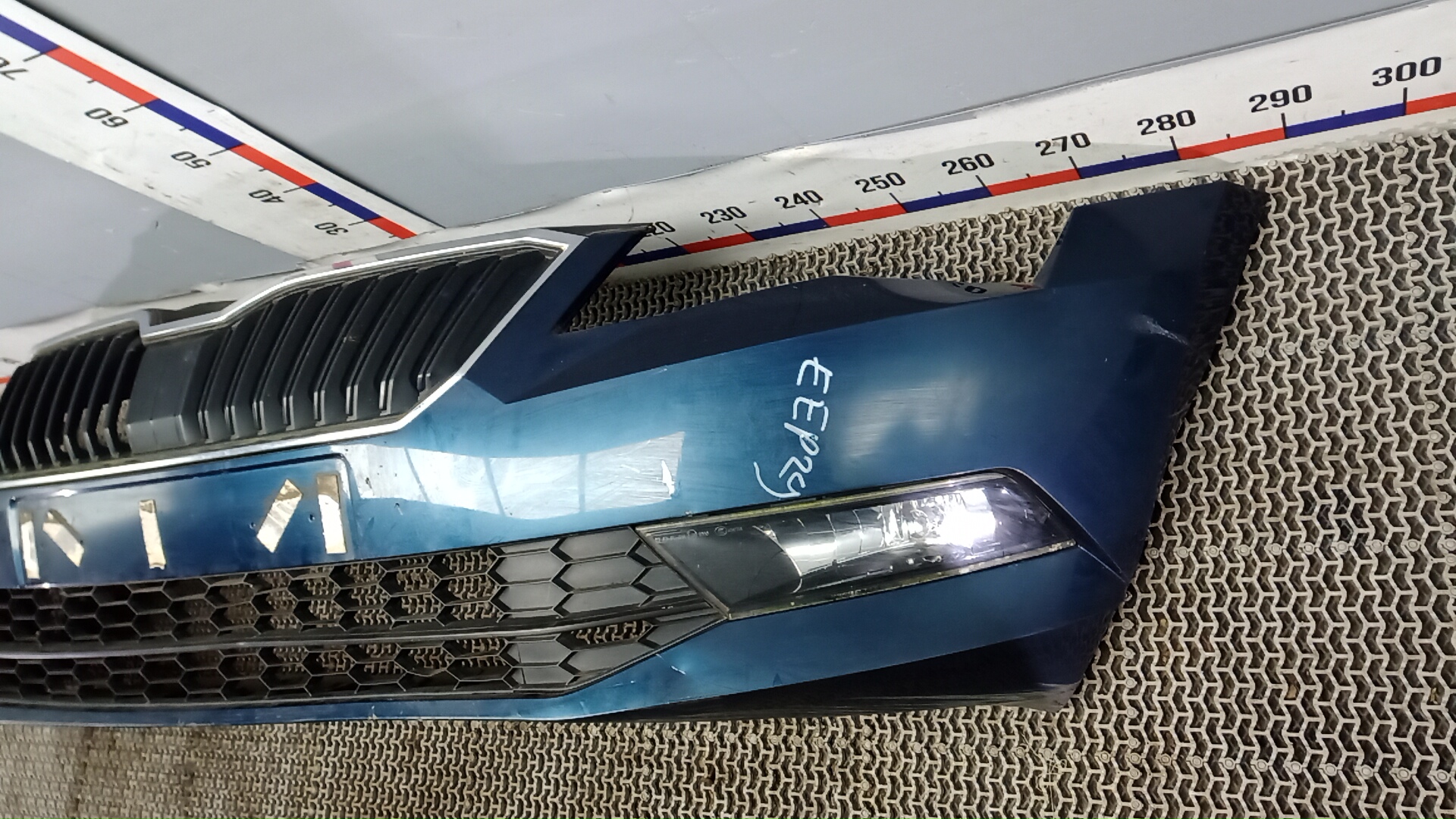 Бампер передний