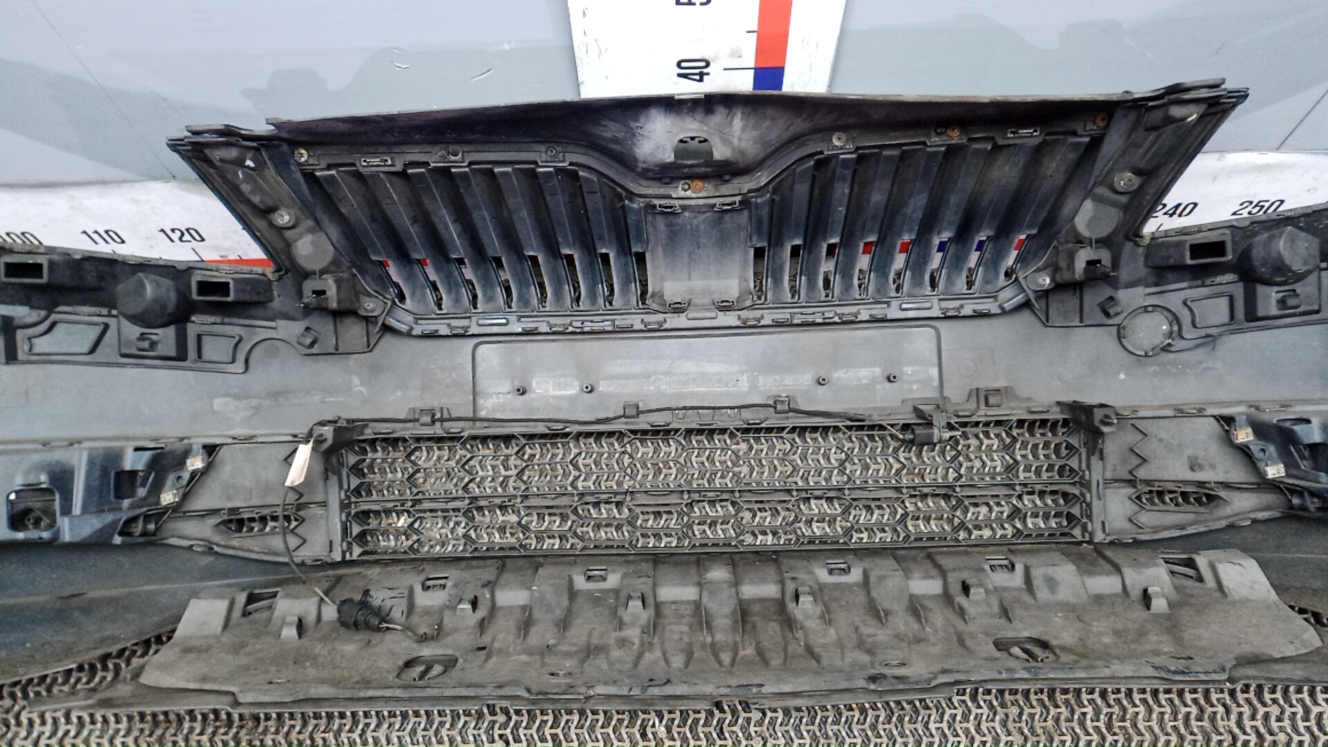 Бампер передний