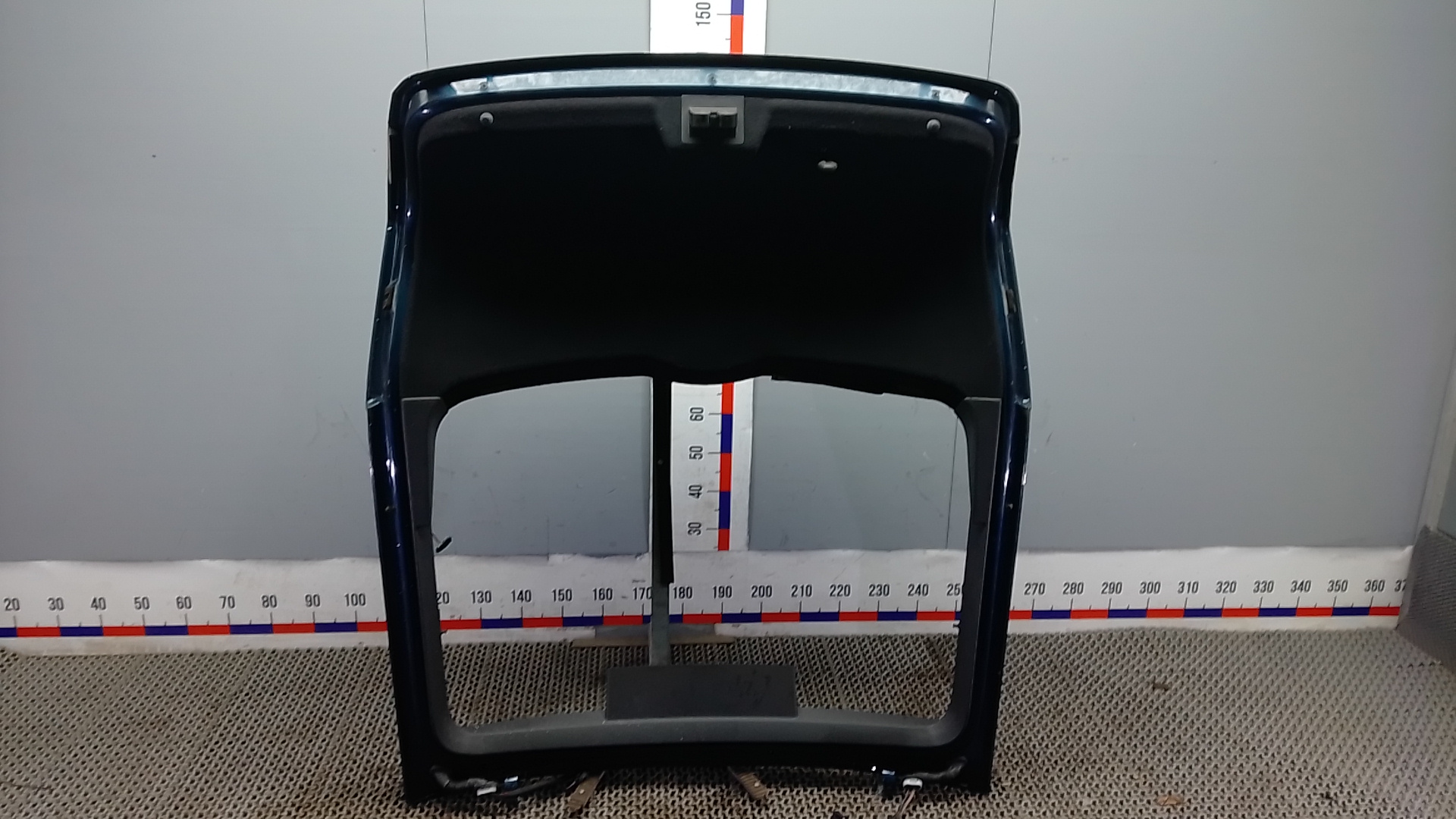 Дверь багажника