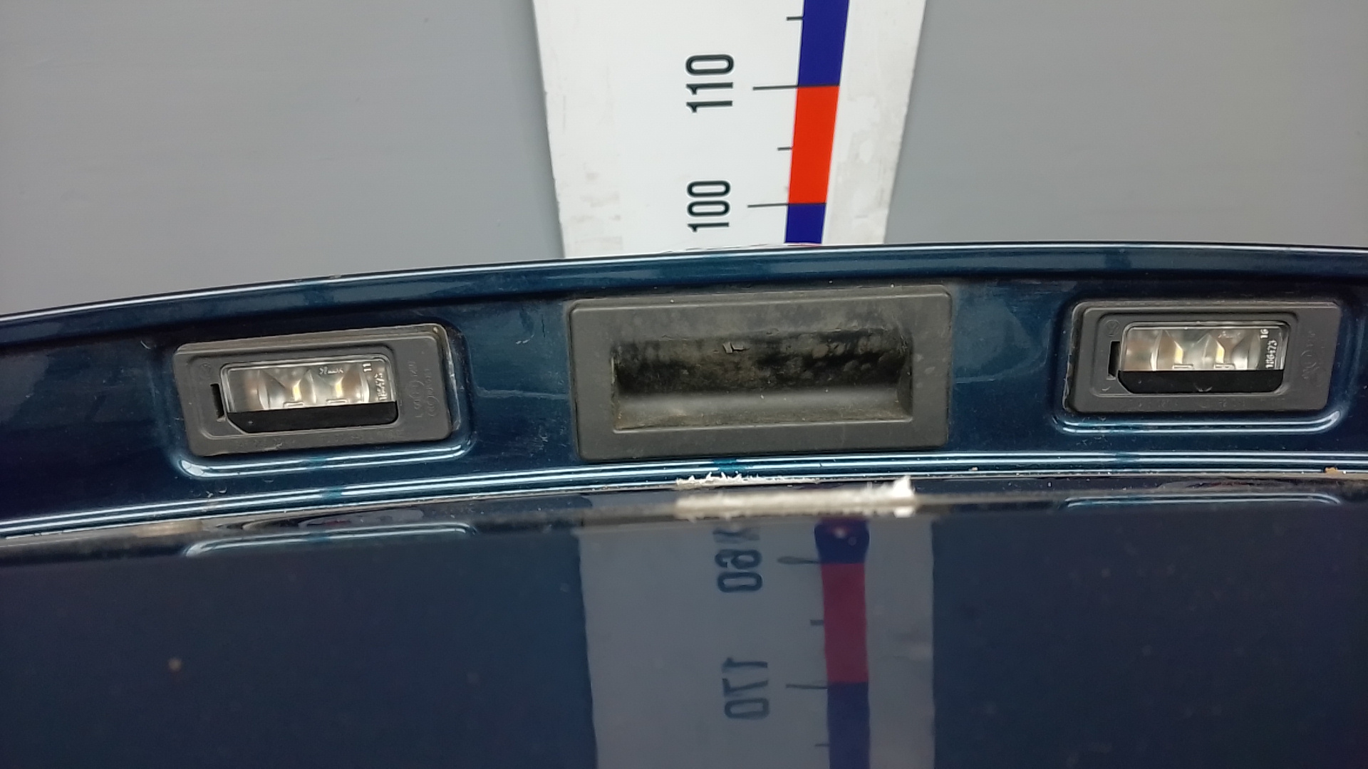 Дверь багажника