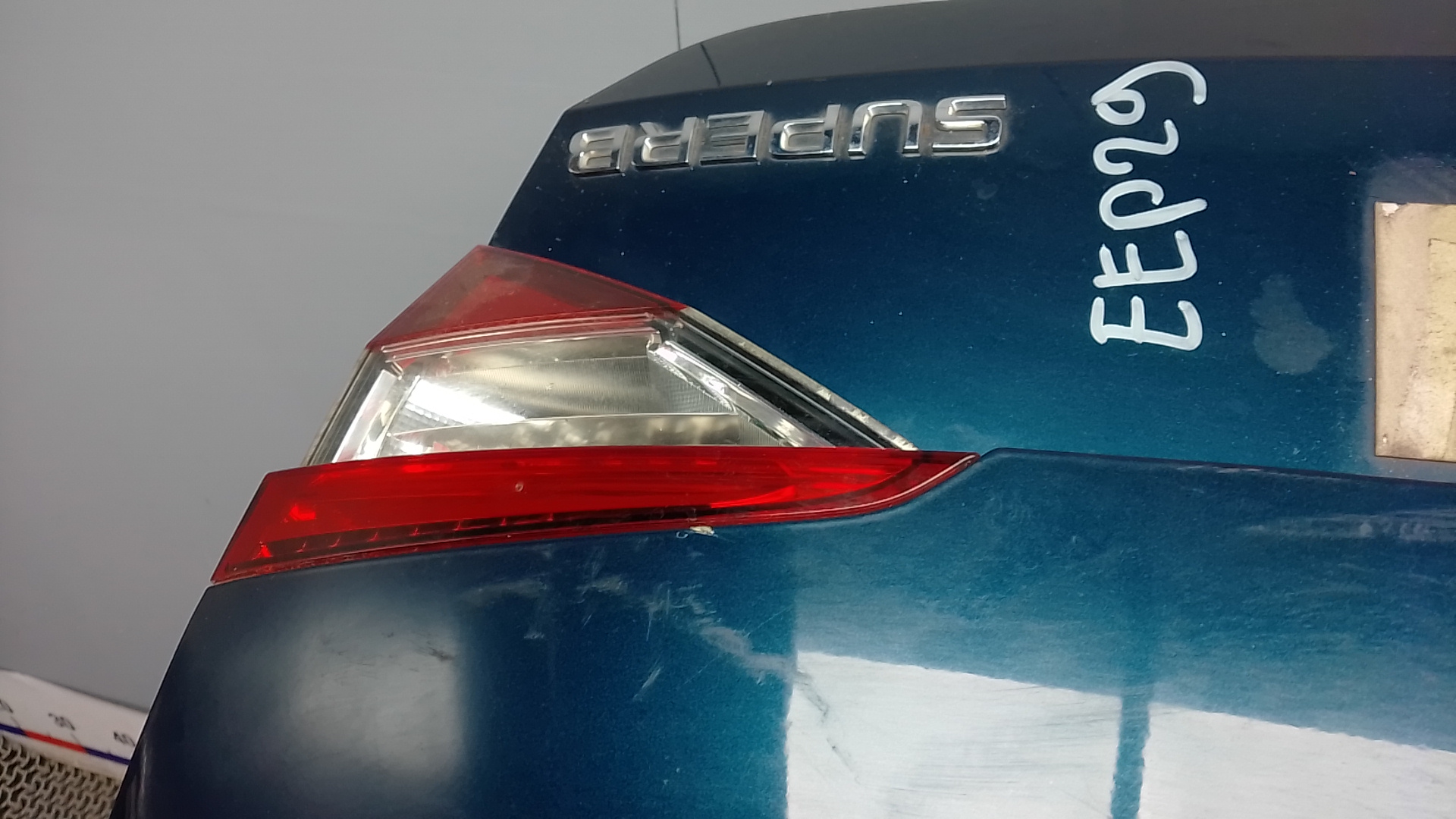 Дверь багажника