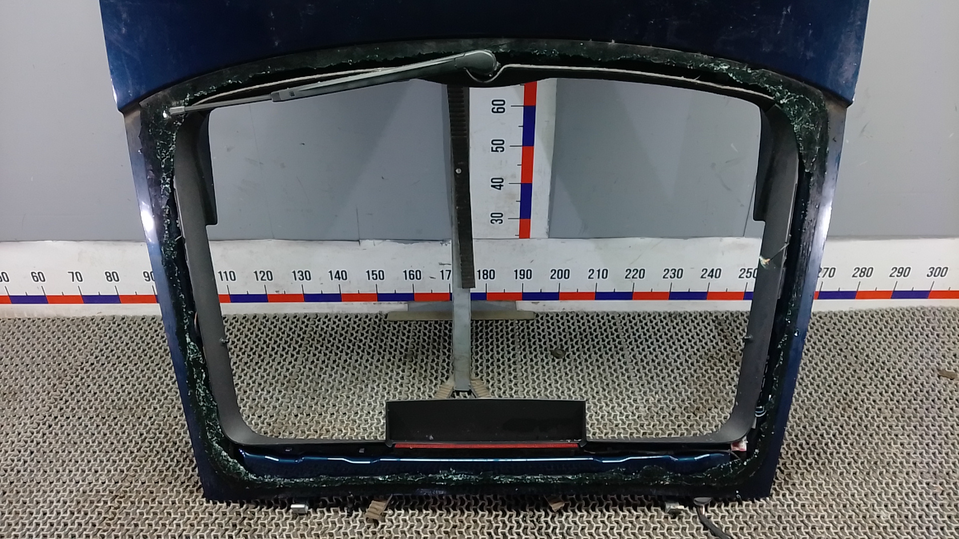 Дверь багажника