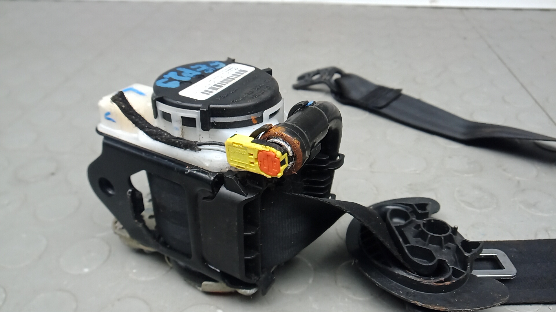 Ремень безопасности с пиропатроном