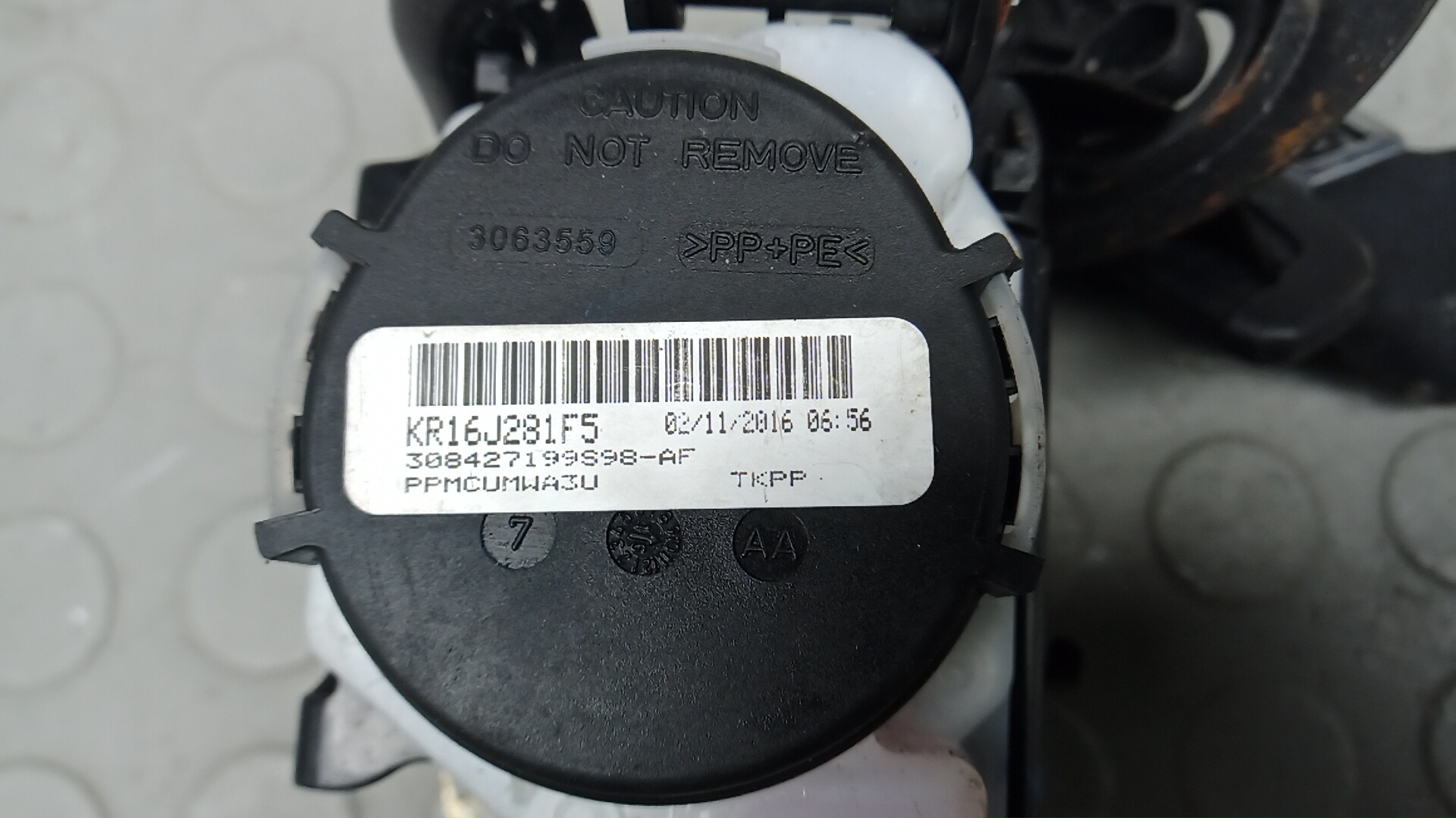 Ремень безопасности с пиропатроном