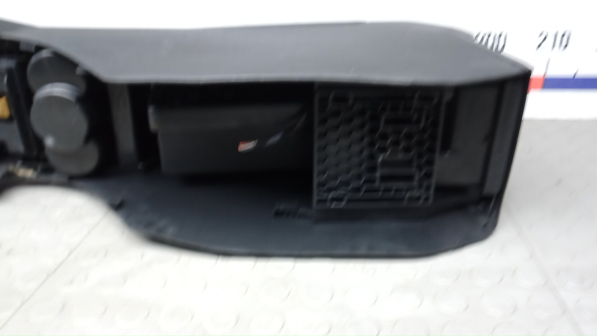 Подлокотник