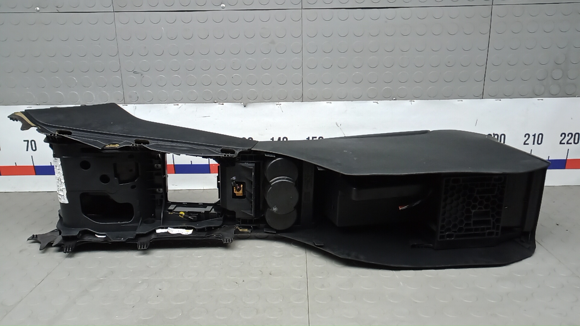 Подлокотник