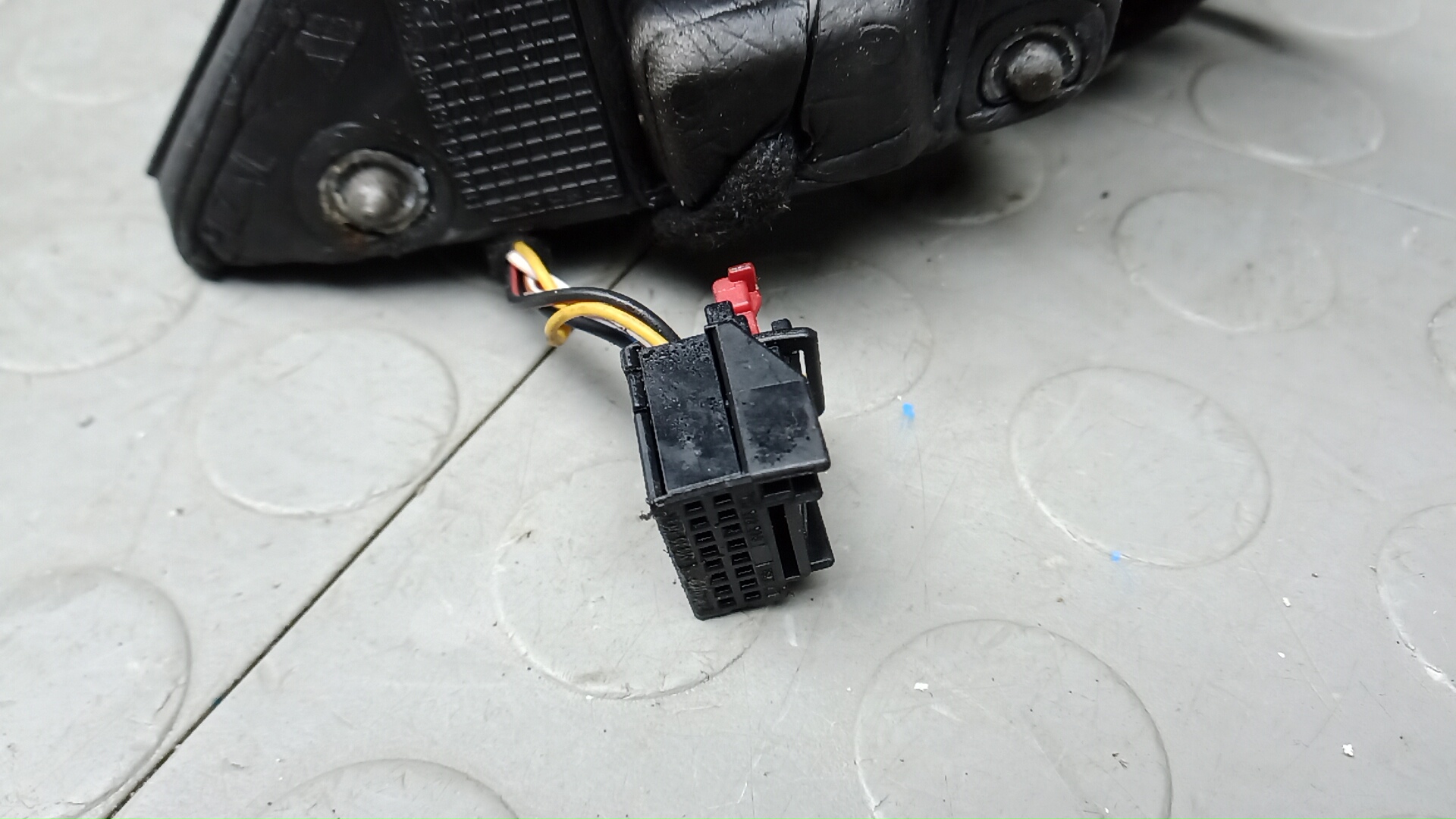 Зеркало правое электрическое