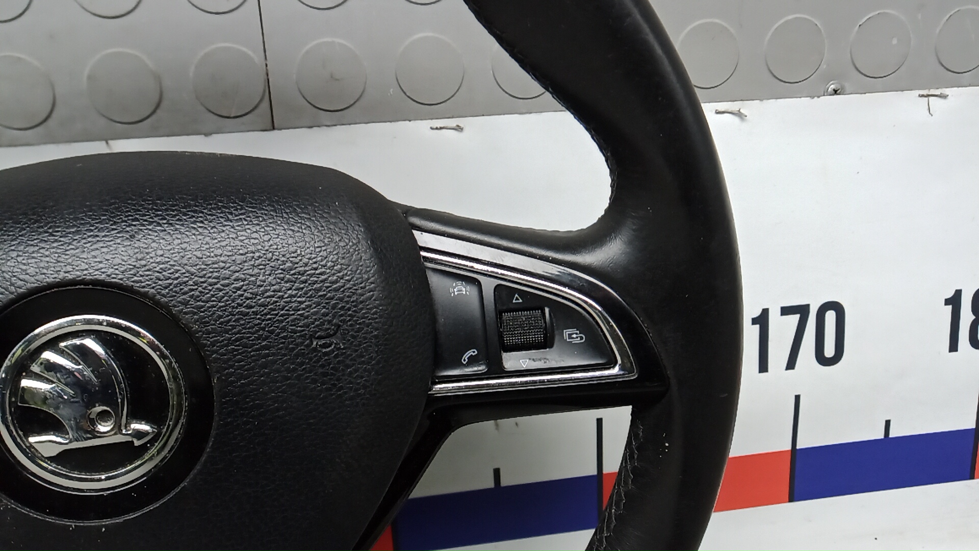 Рулевое колесо (руль)