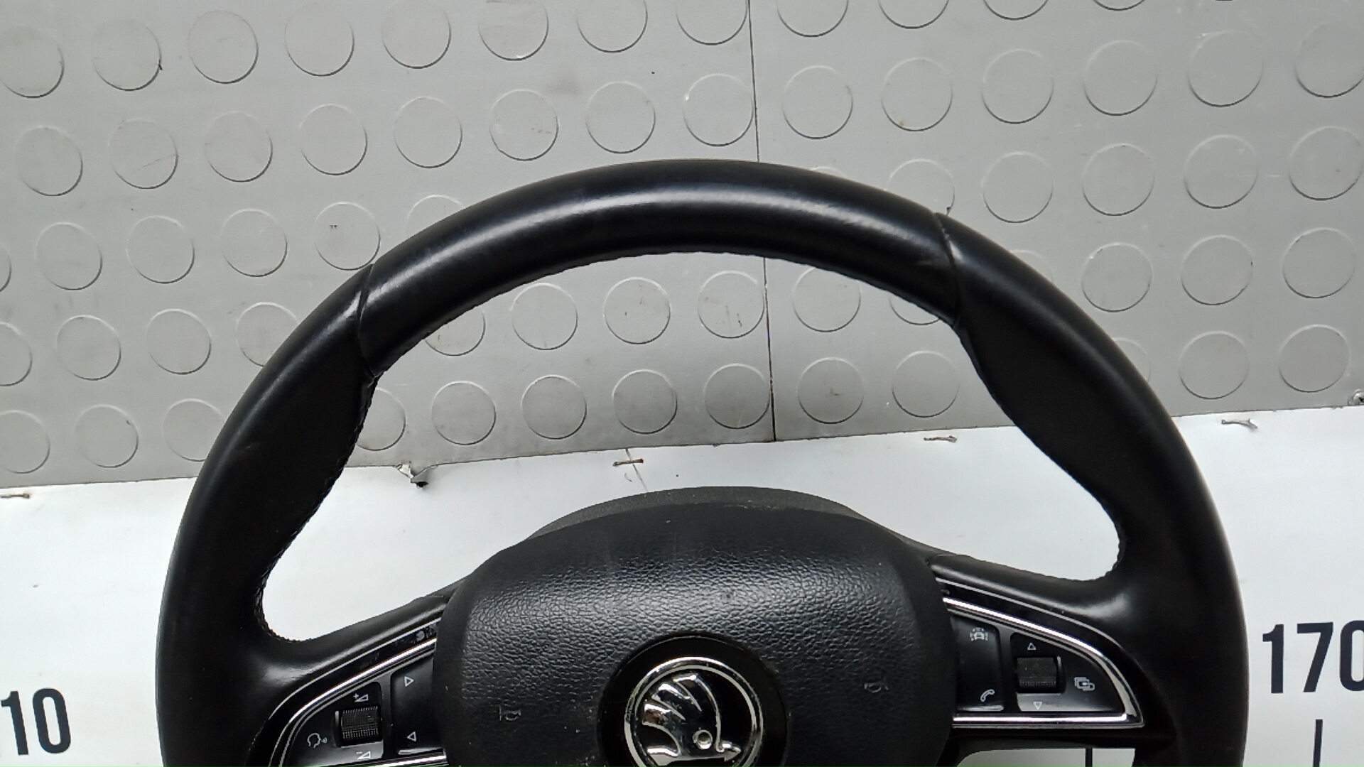 Рулевое колесо (руль)