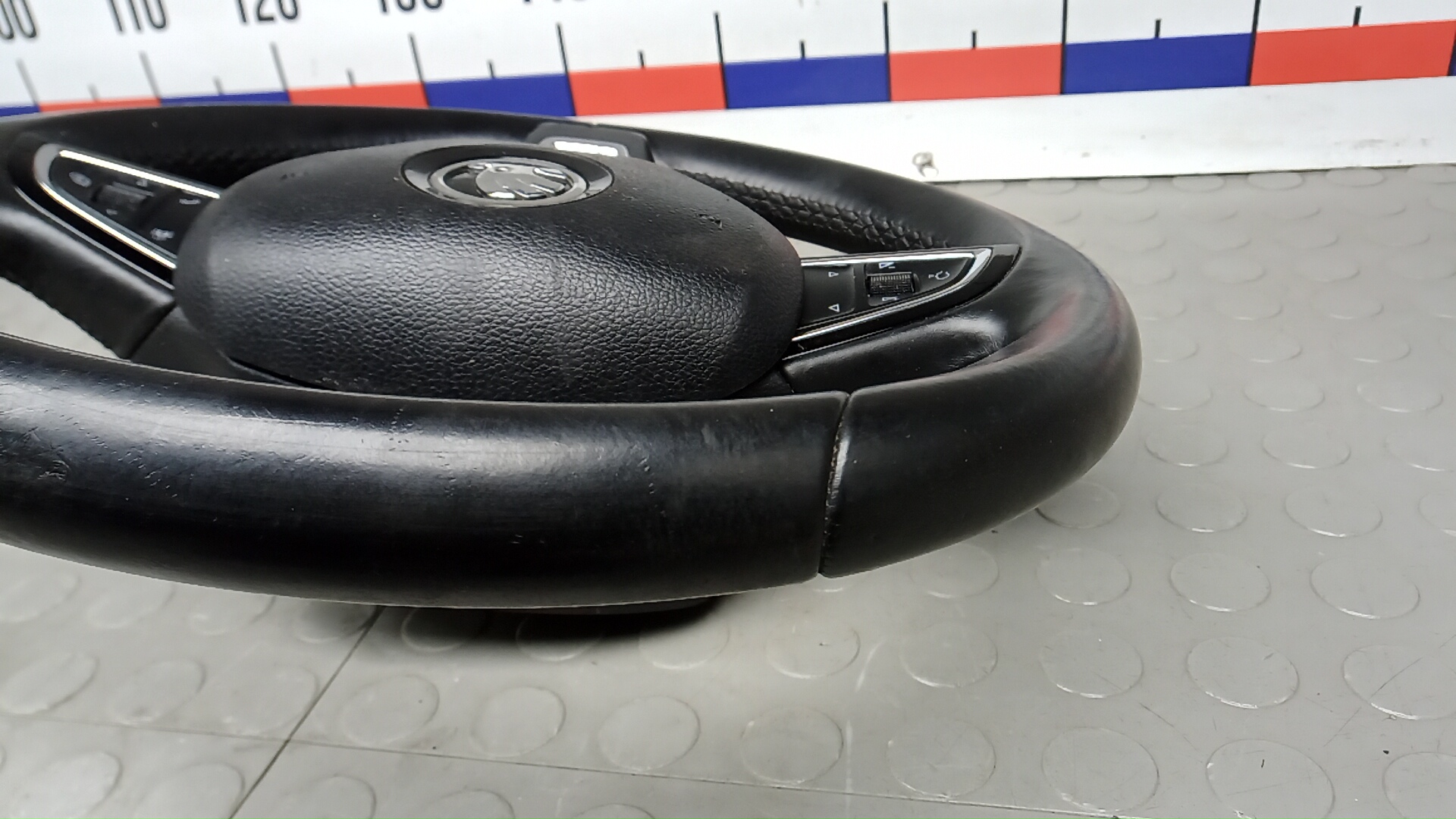 Рулевое колесо (руль)