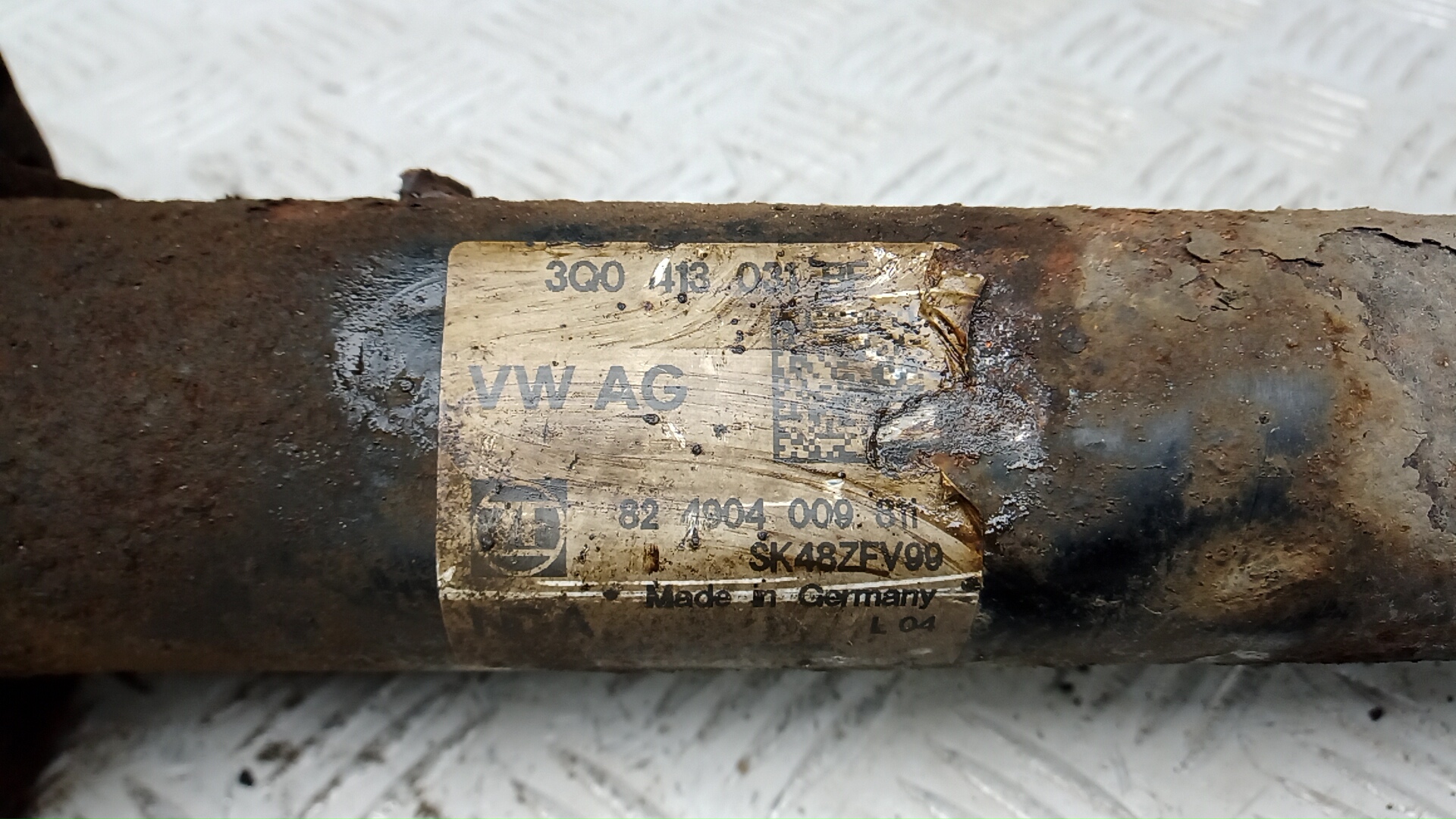 Амортизатор передний левый