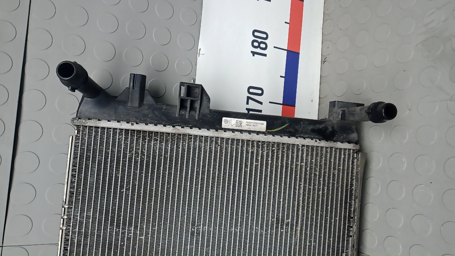 Радиатор охлаждения двигателя основной