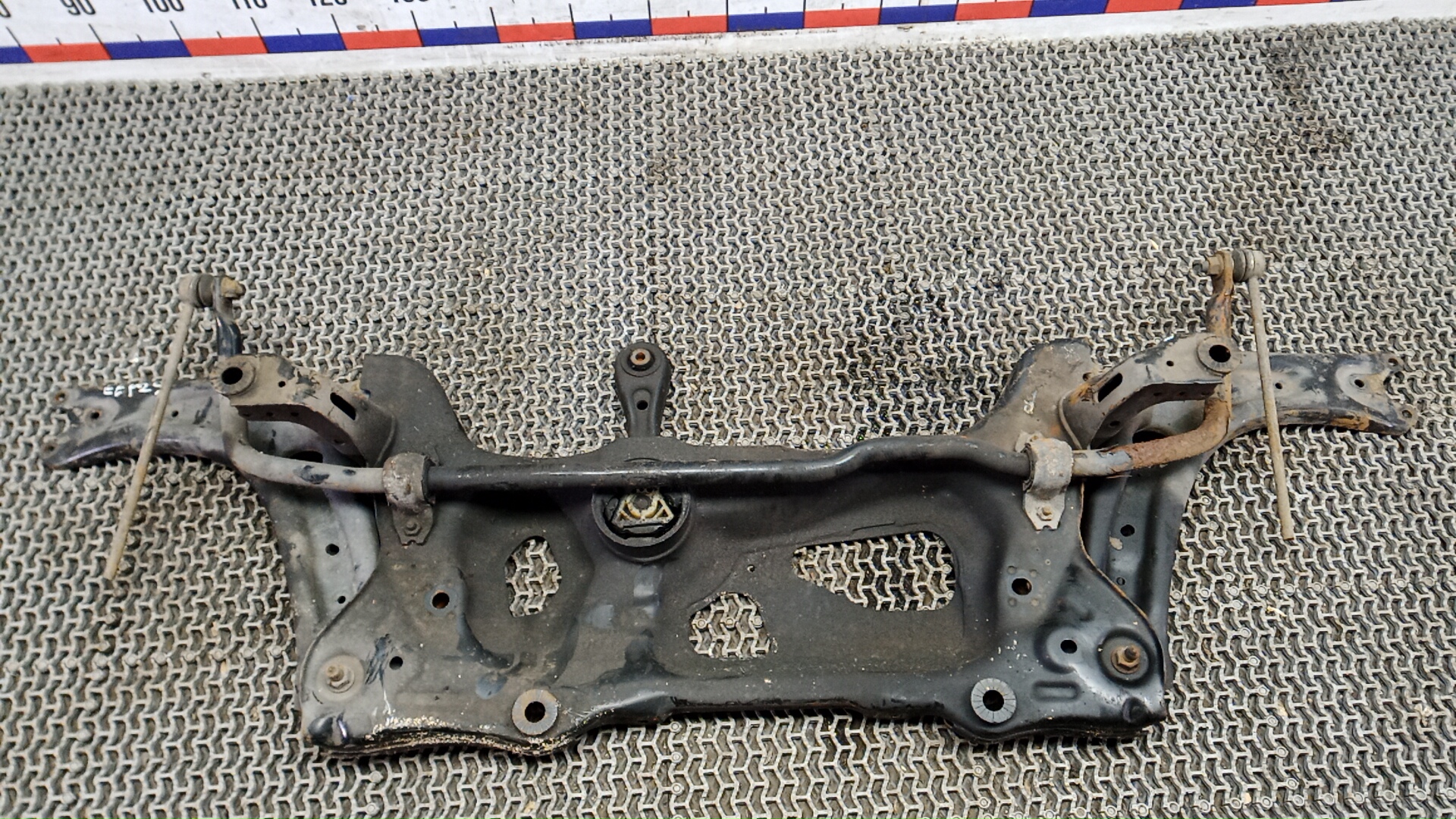 Балка передняя (крепление продольных тяг)