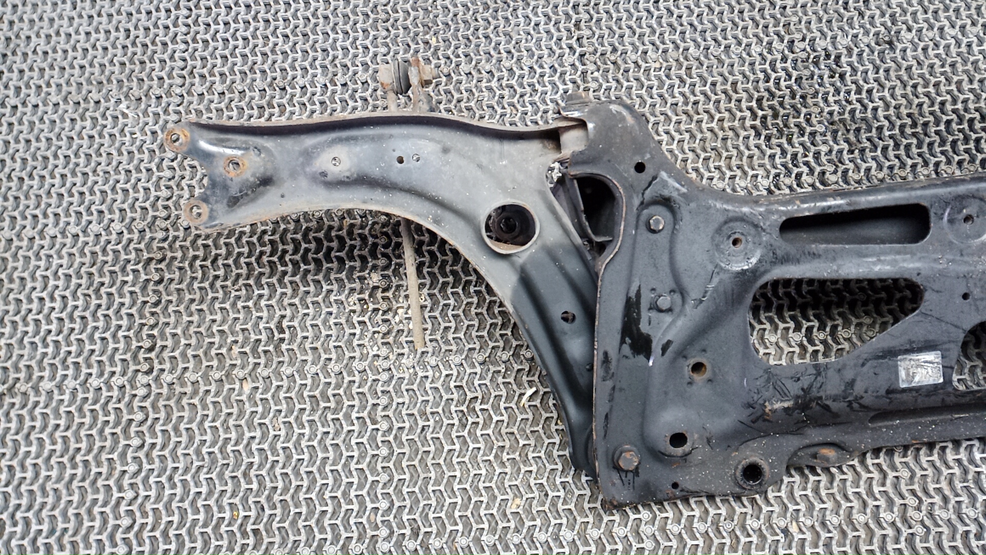 Балка передняя (крепление продольных тяг)