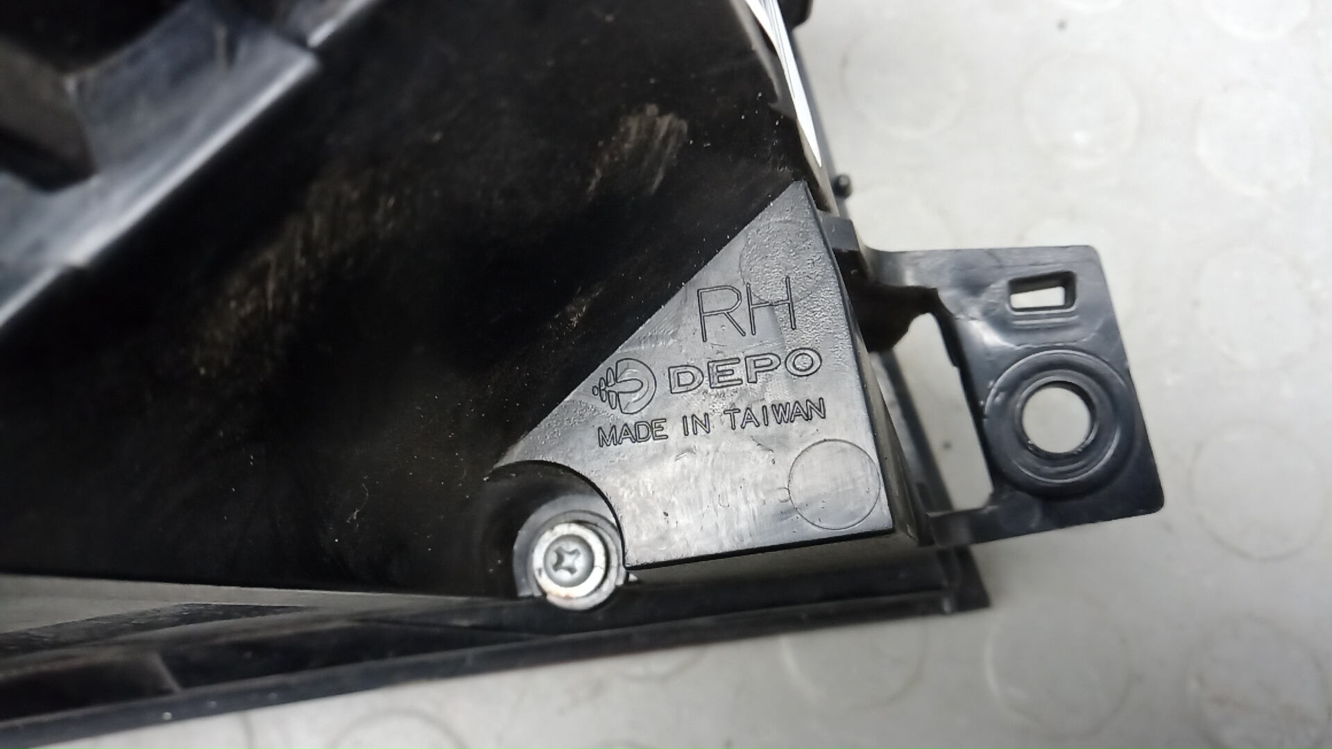 Фонарь задний правый