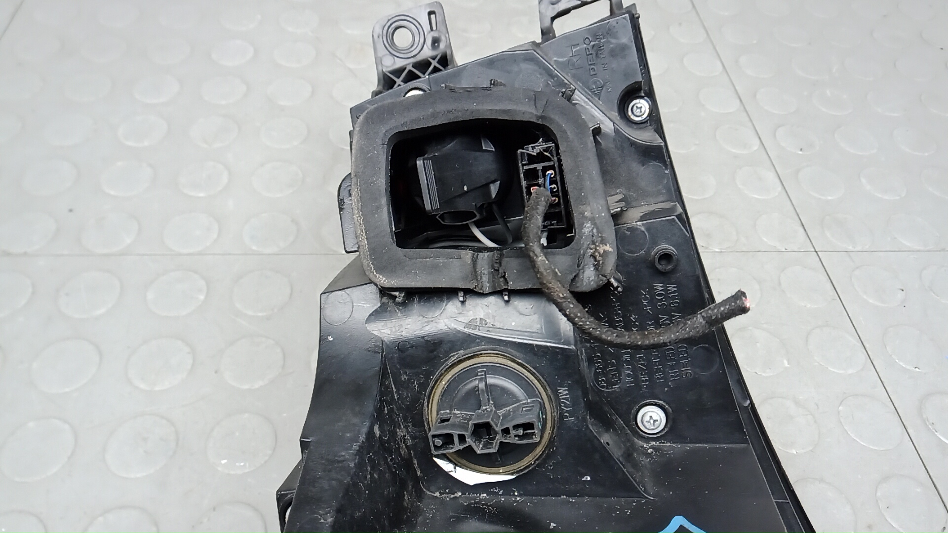 Фонарь задний правый