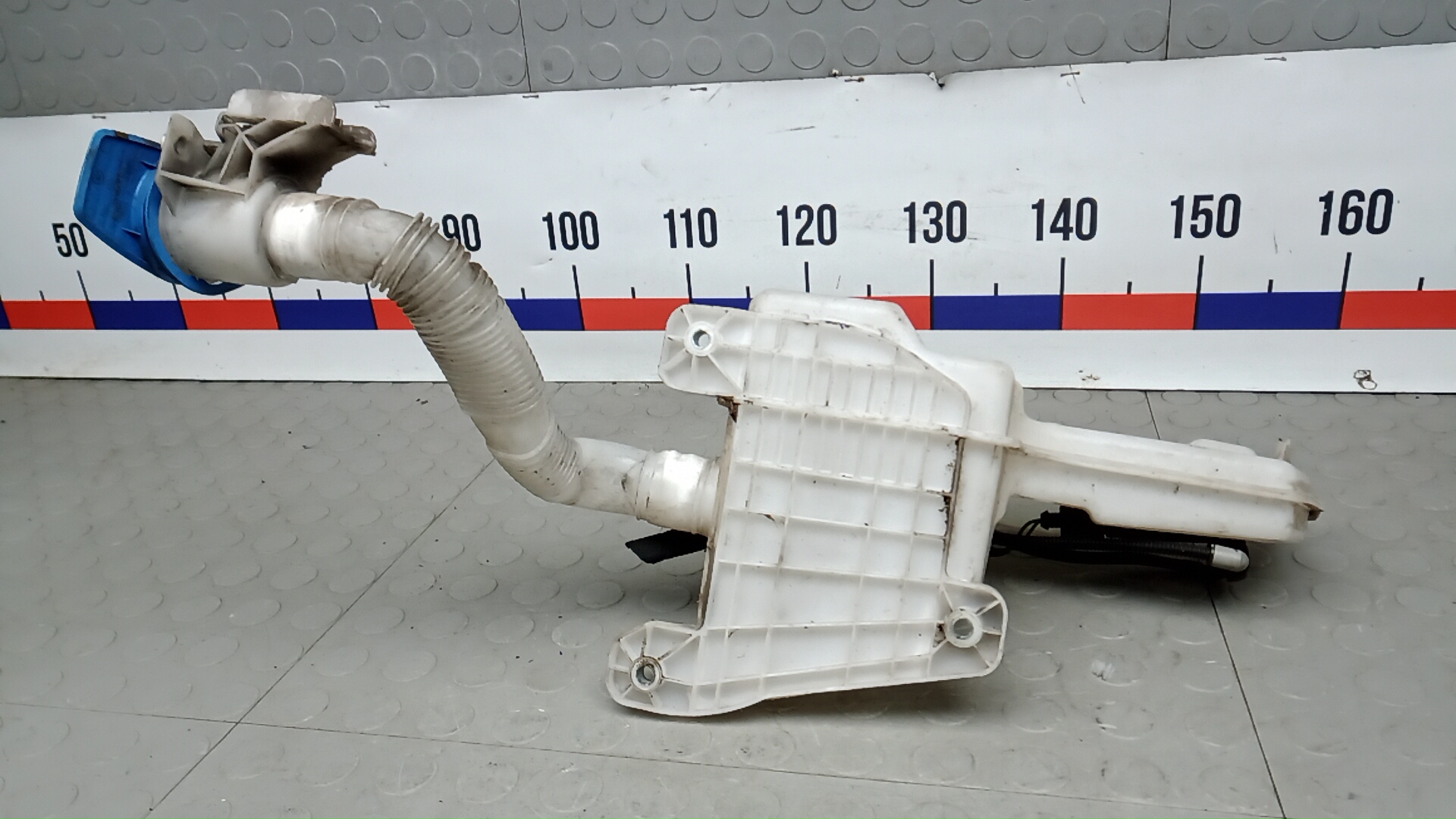 Бачок омывателя лобового стекла