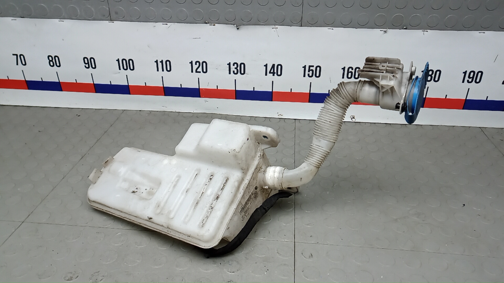 Бачок омывателя лобового стекла