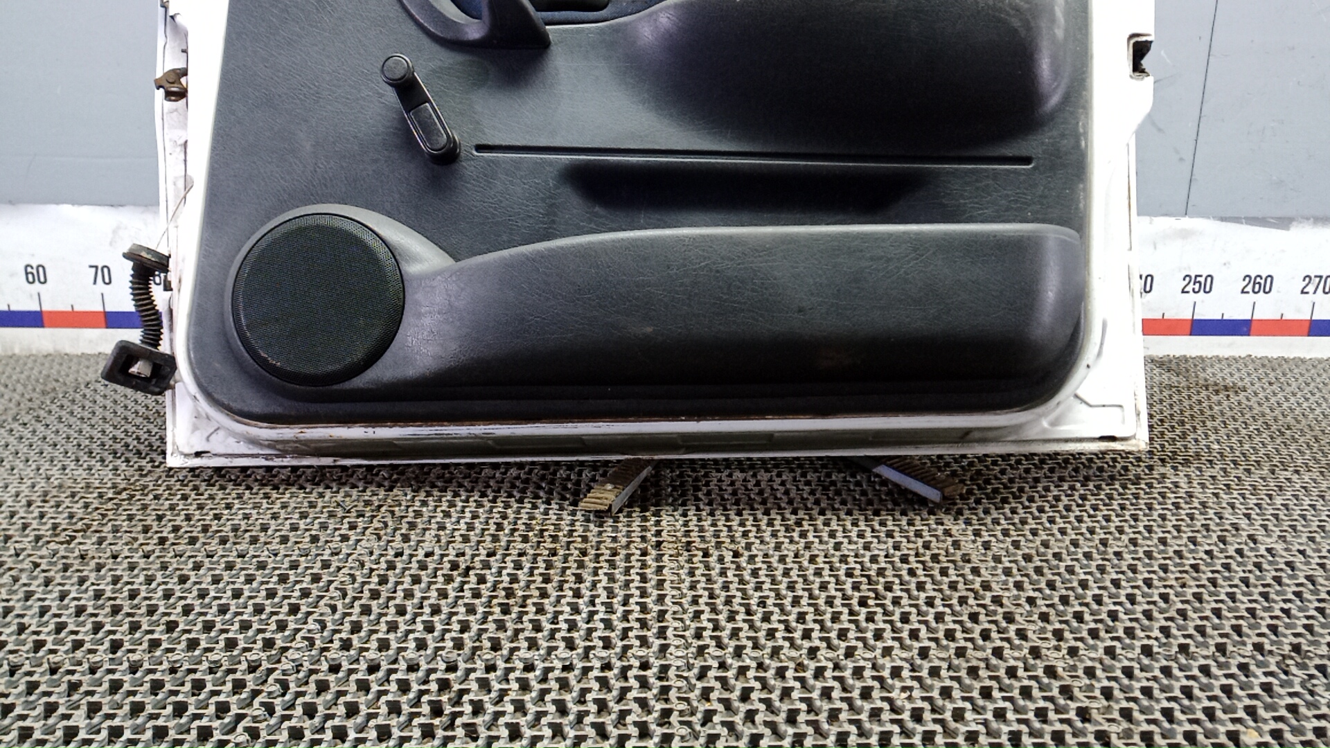 Дверь передняя правая