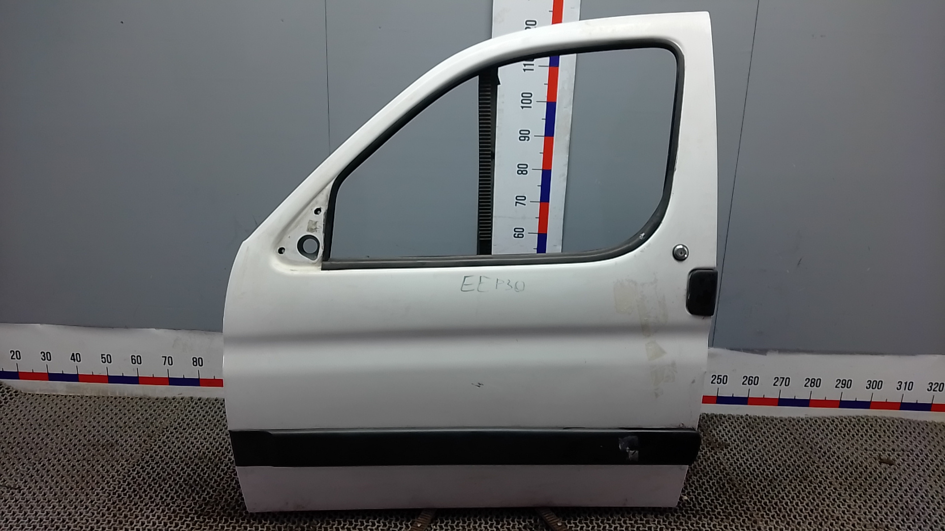 Дверь передняя левая