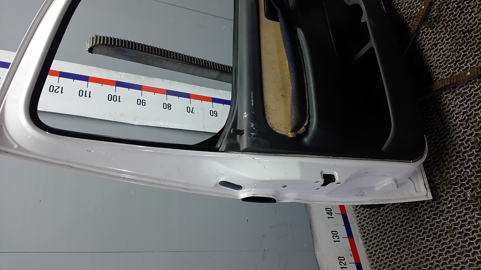 Дверь передняя левая