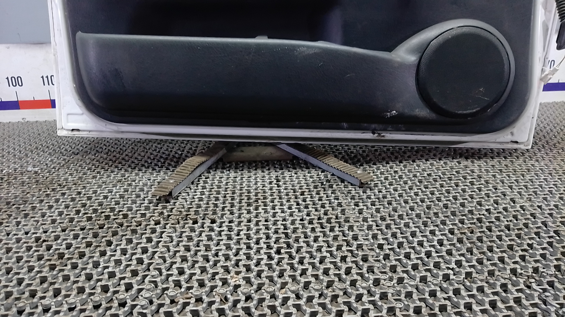 Дверь передняя левая