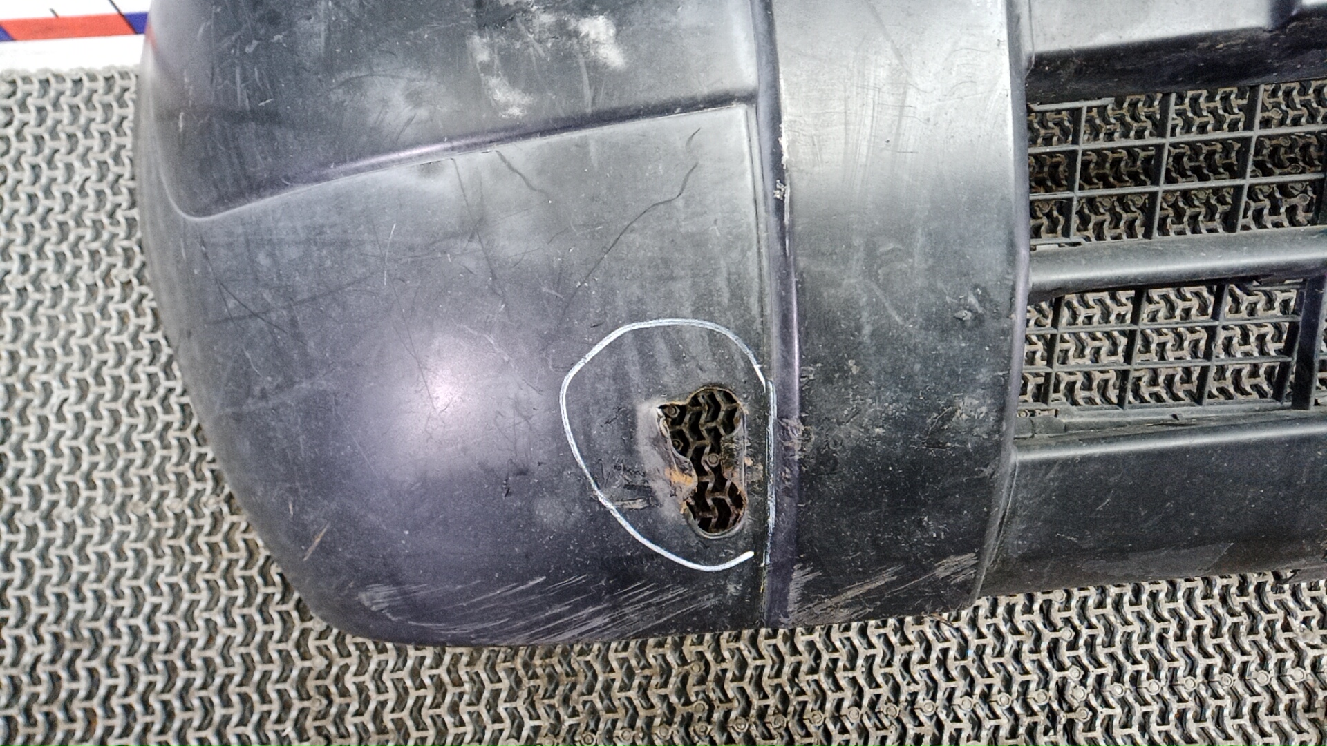 Бампер передний