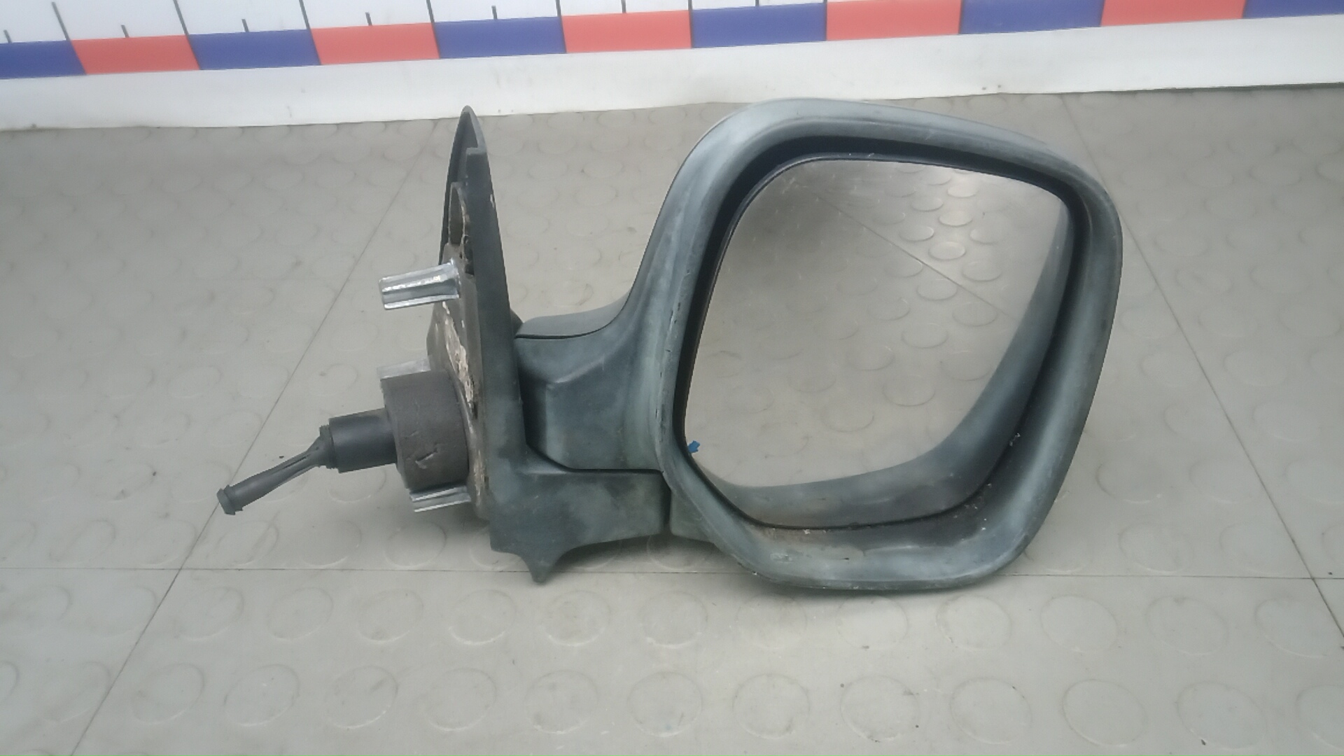 Зеркало правое электрическое