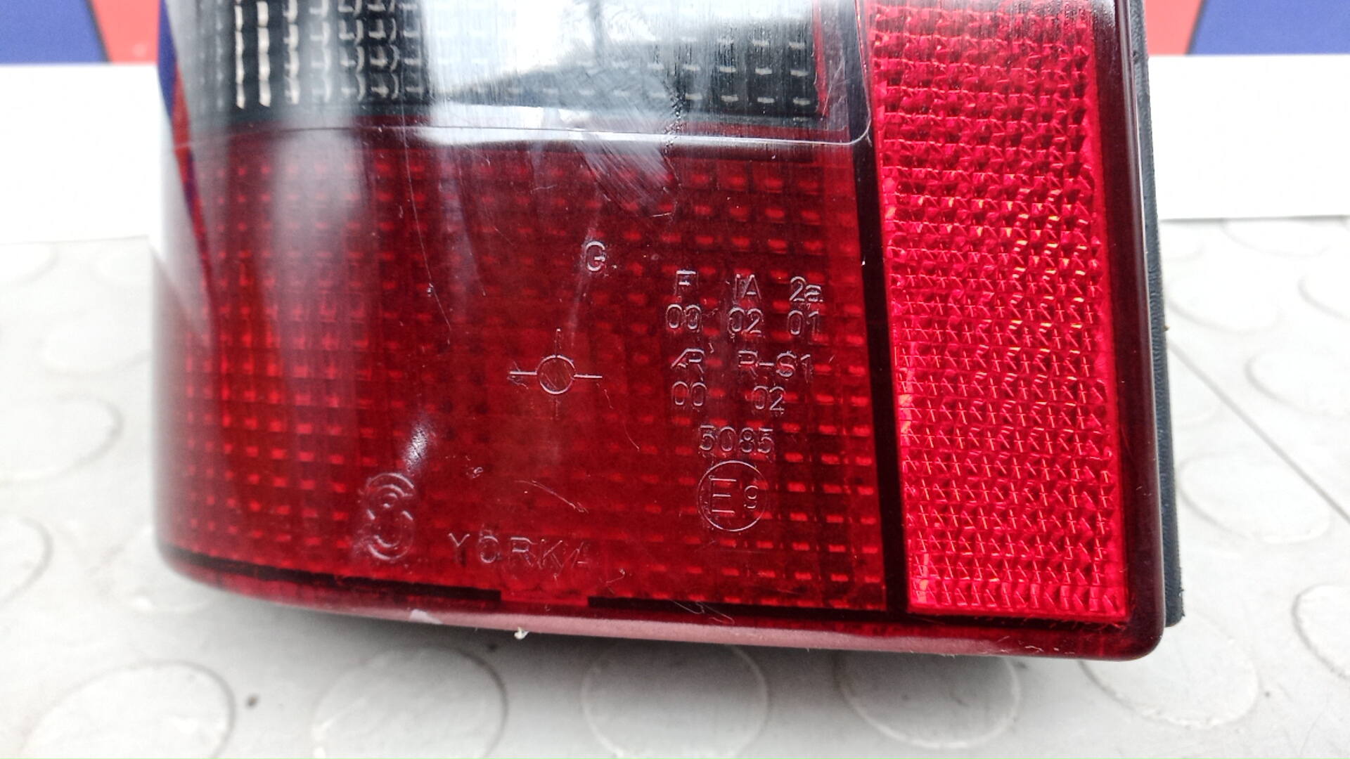 Фонарь задний левый