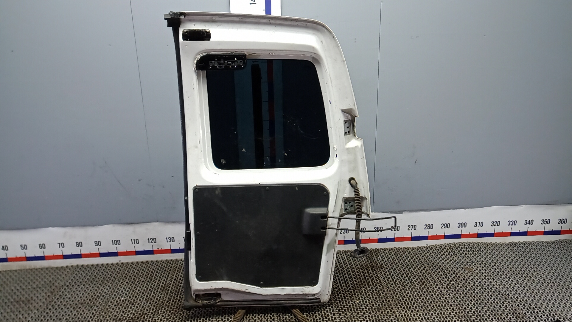 Дверь багажника левая