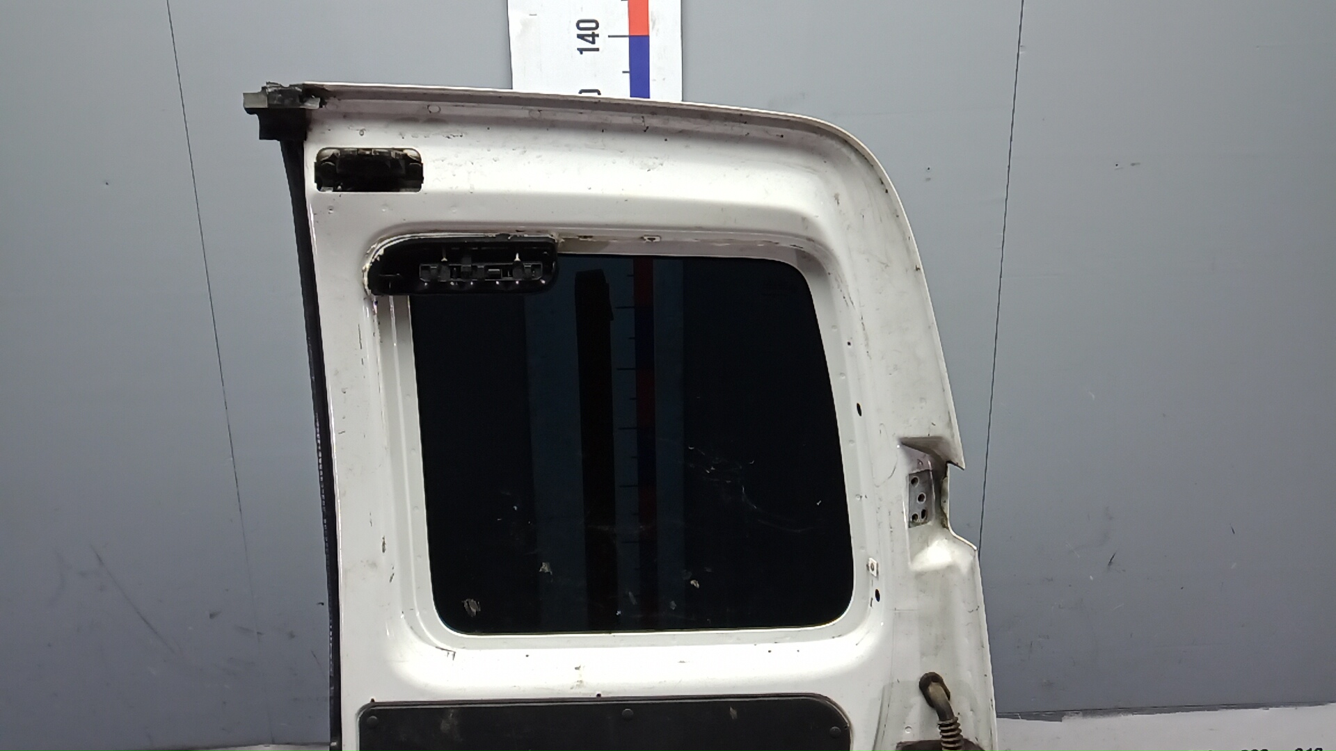 Дверь багажника левая