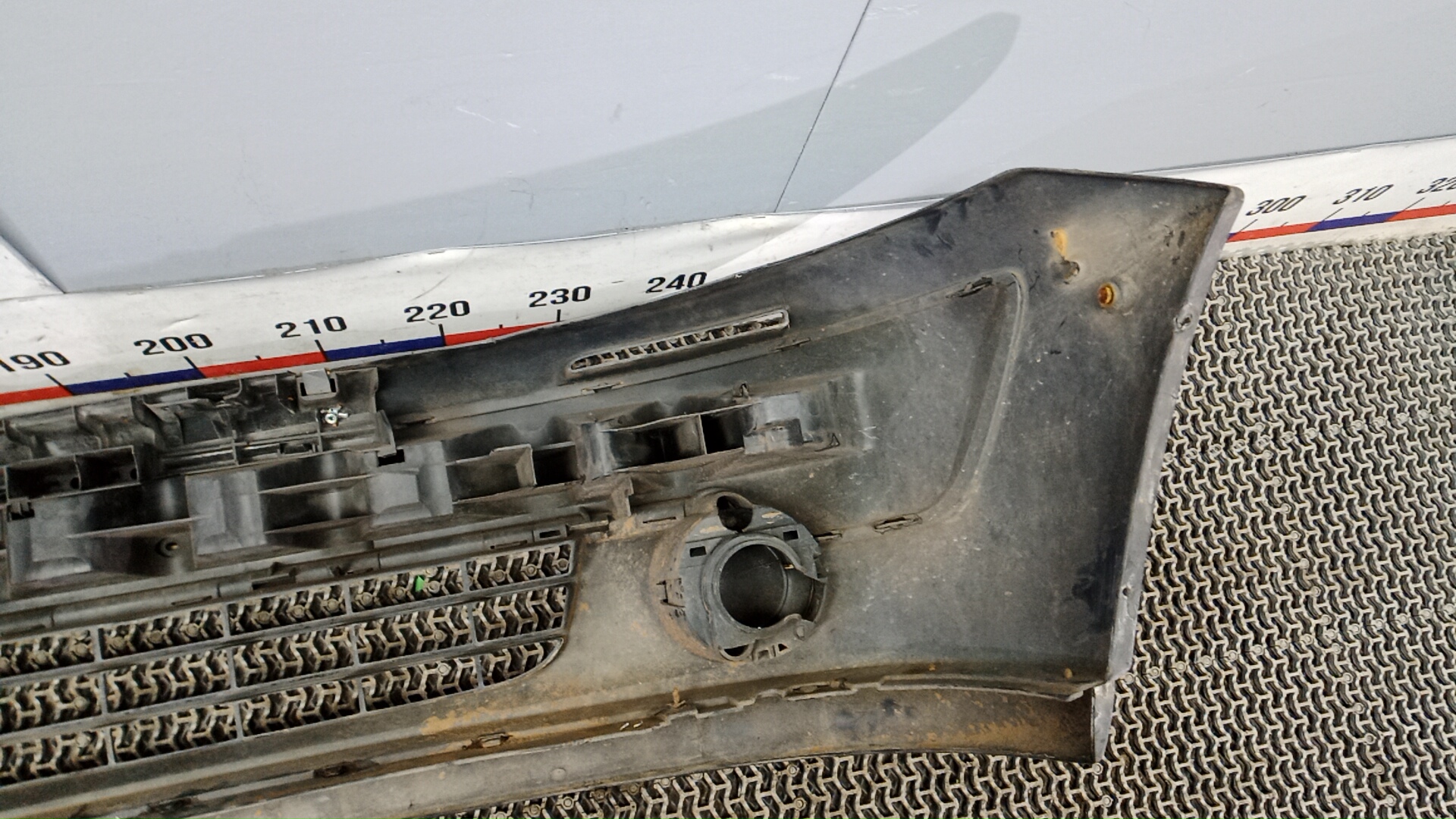 Бампер передний