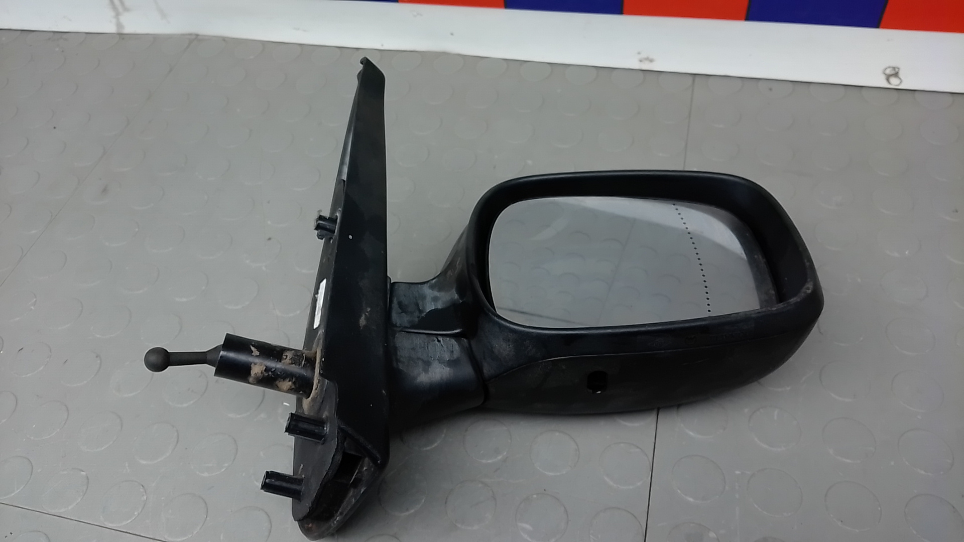 Зеркало правое электрическое