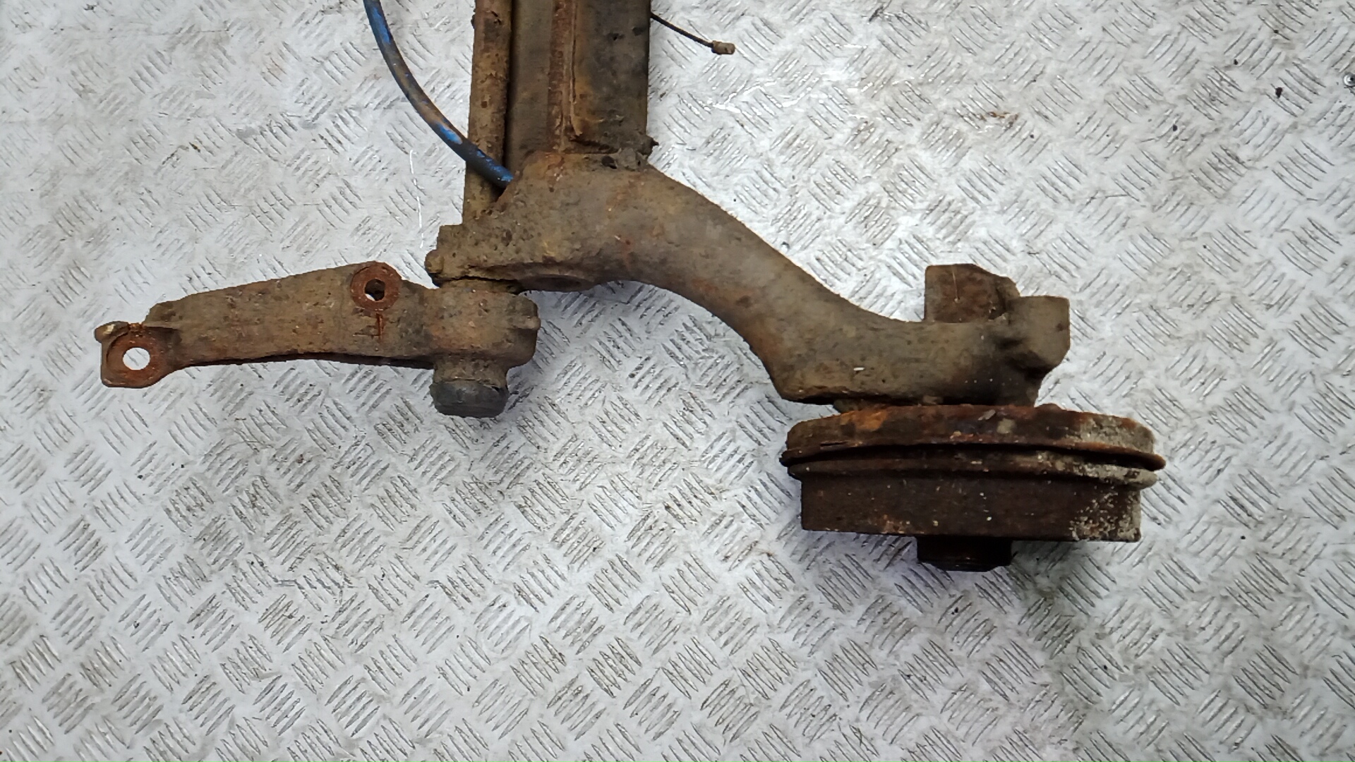 Балка задняя