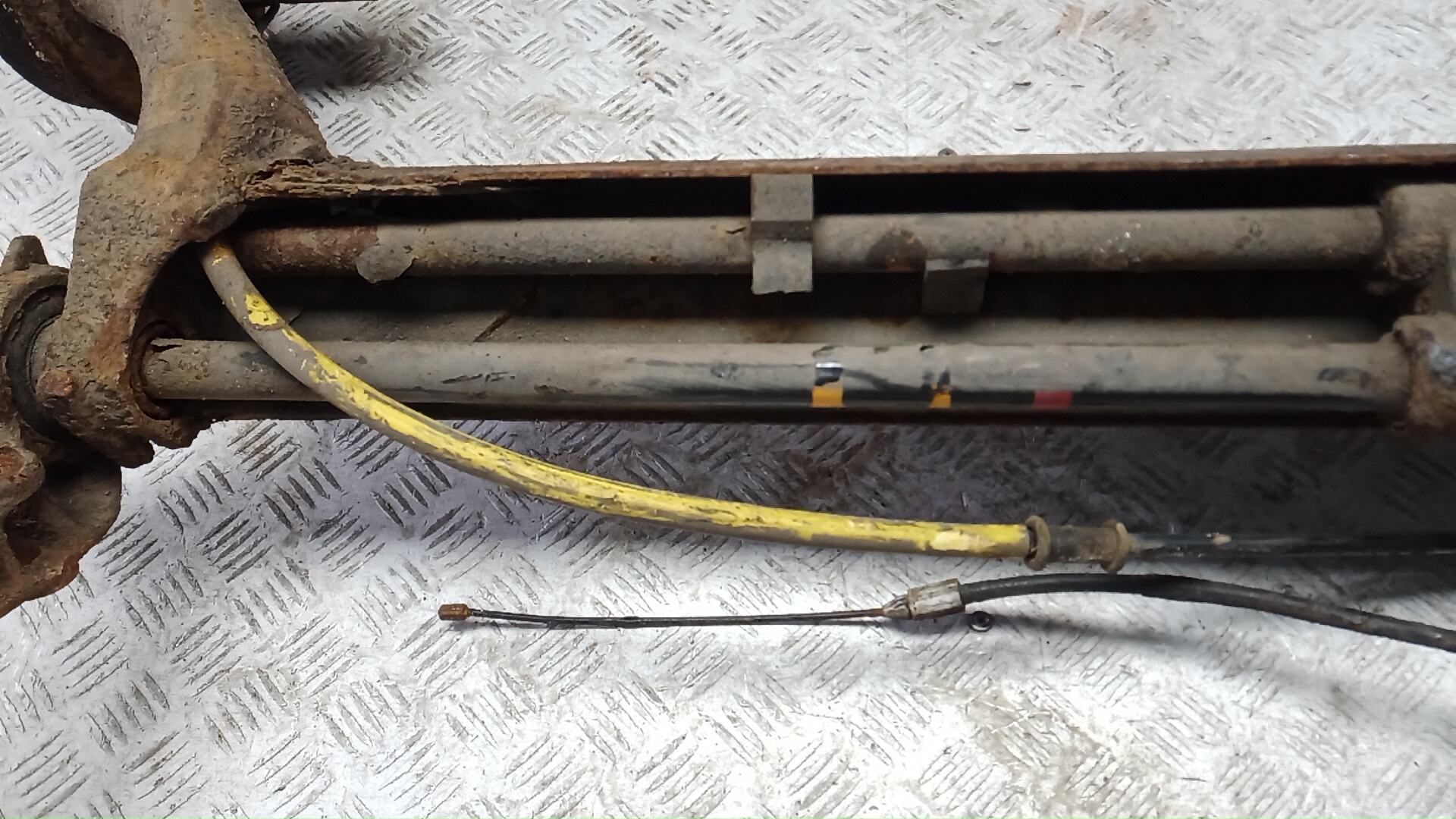 Балка задняя