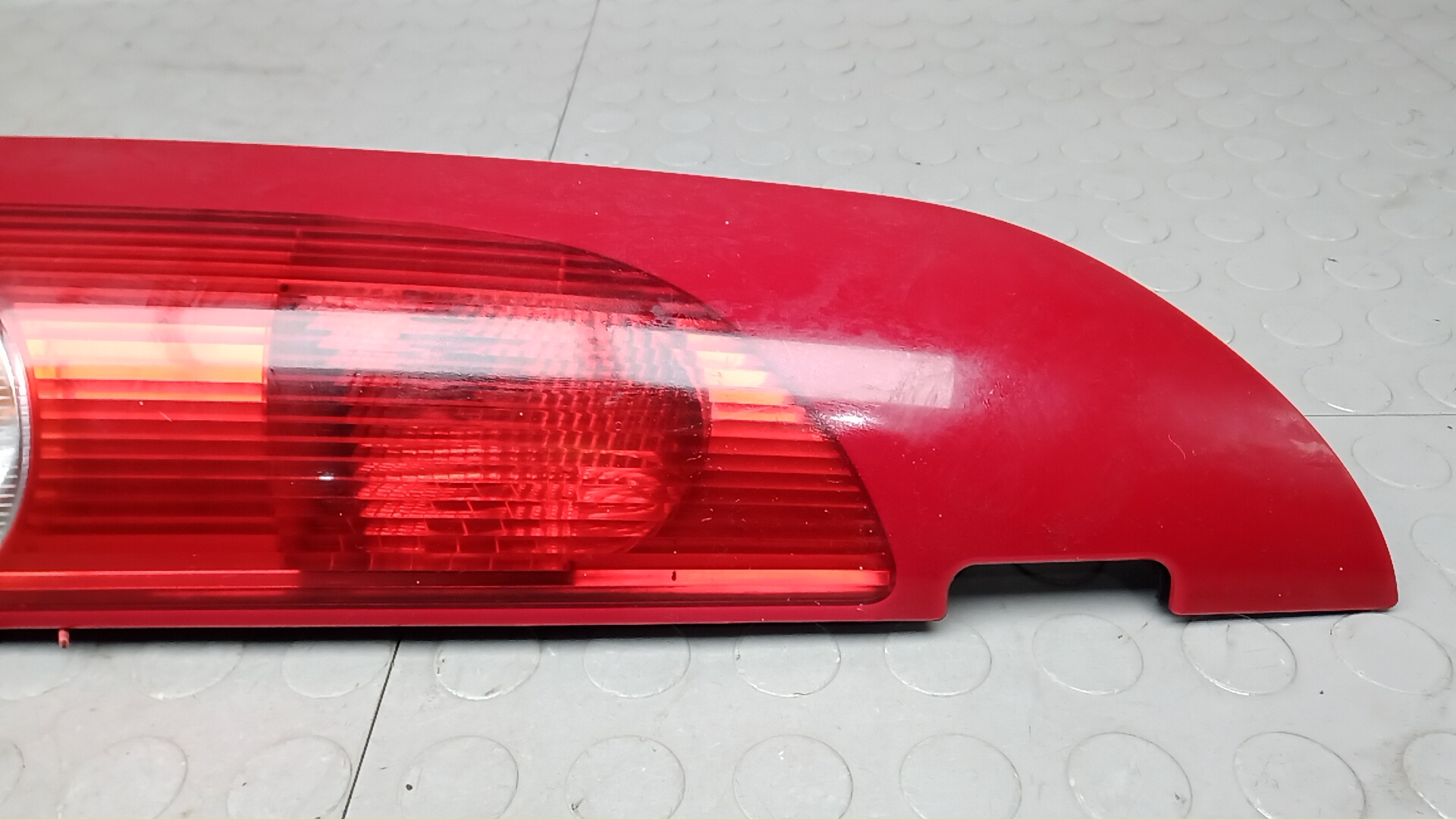 Фонарь задний левый