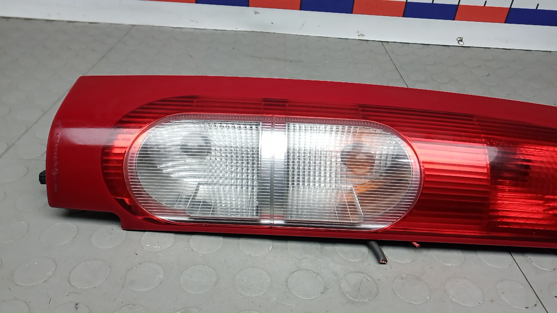 Фонарь задний левый