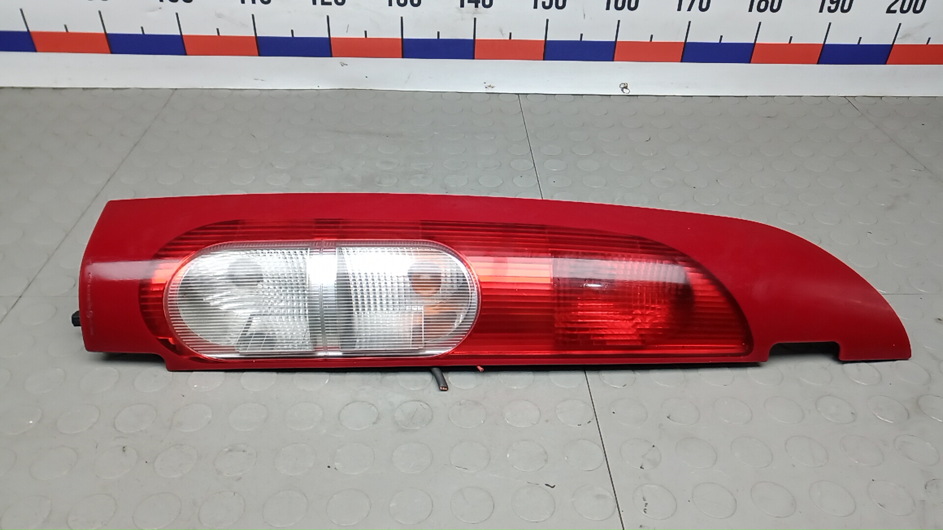 Фонарь задний левый