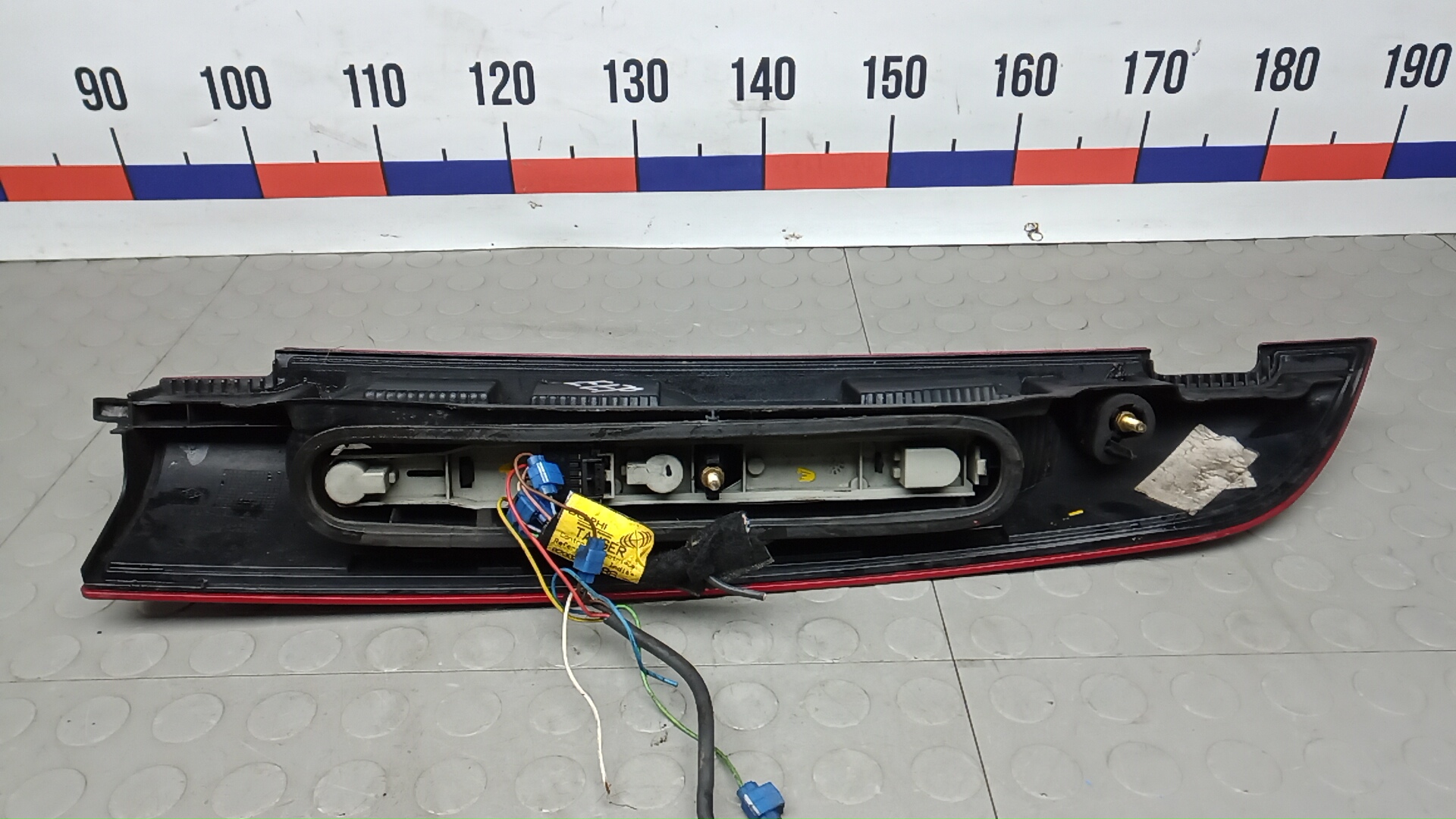 Фонарь задний левый