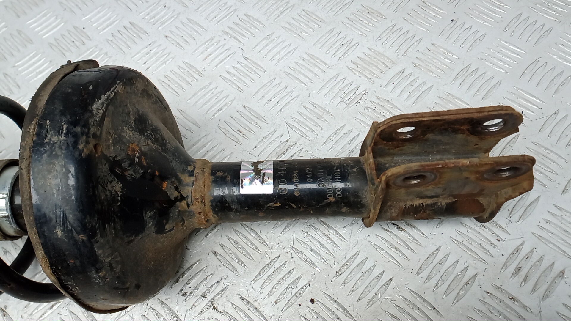 Амортизатор передний правый