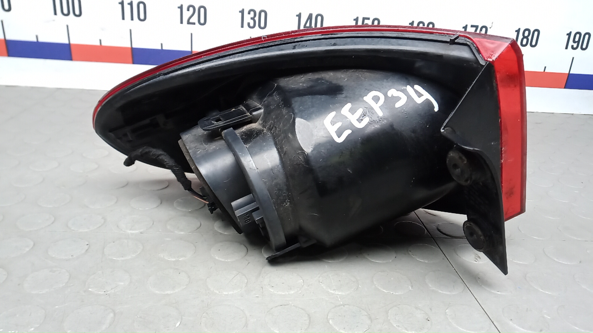 Фонарь задний правый