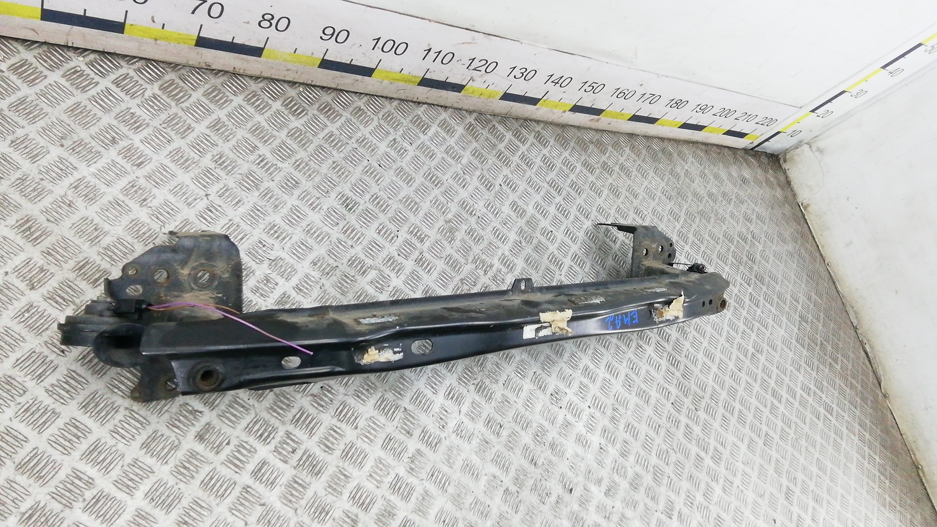 Кронштейн усилителя переднего бампера