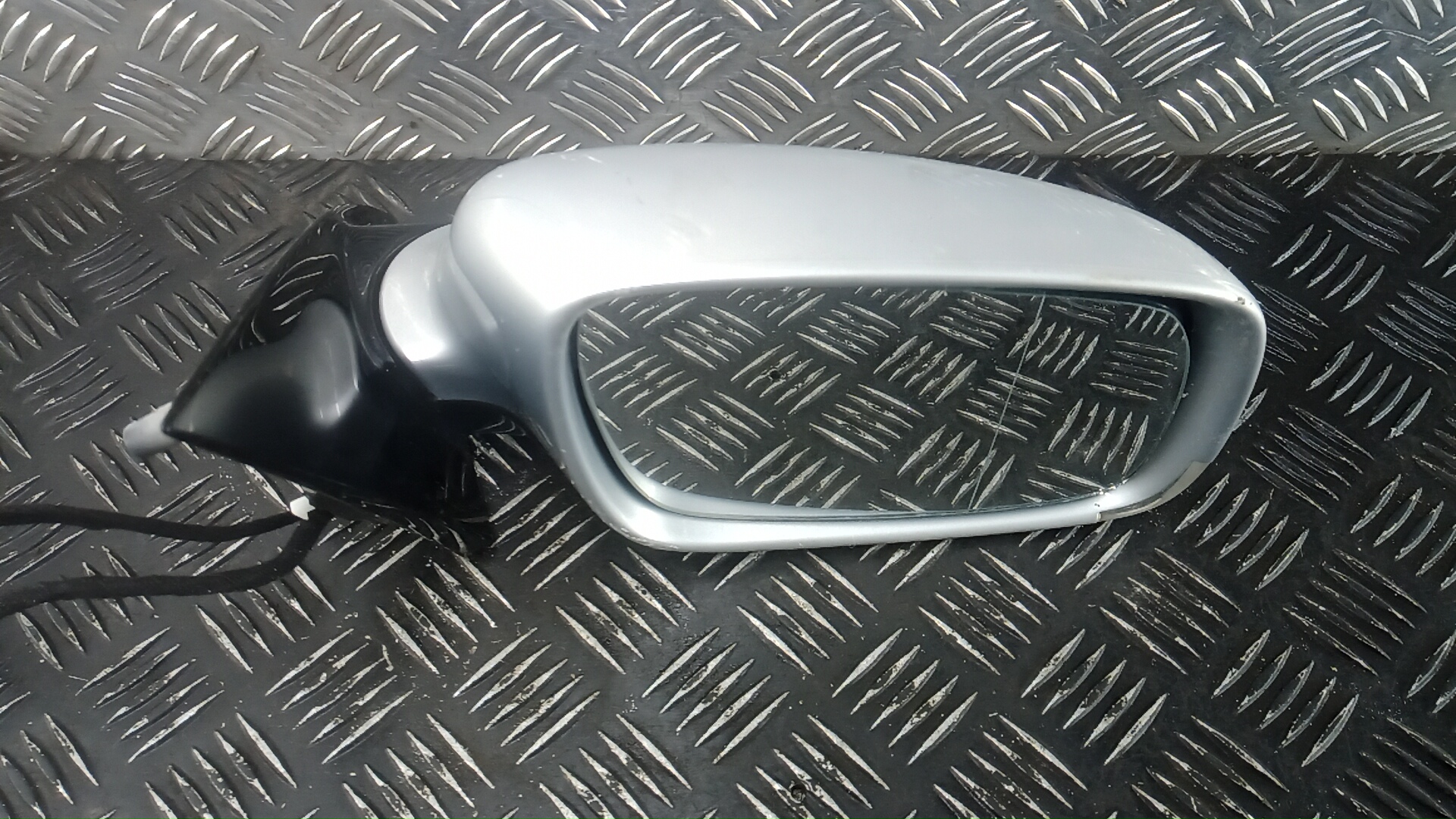 Зеркало правое электрическое