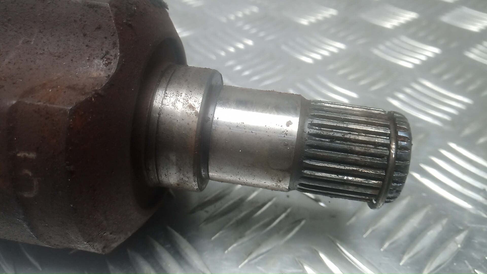 Полуось передняя левая