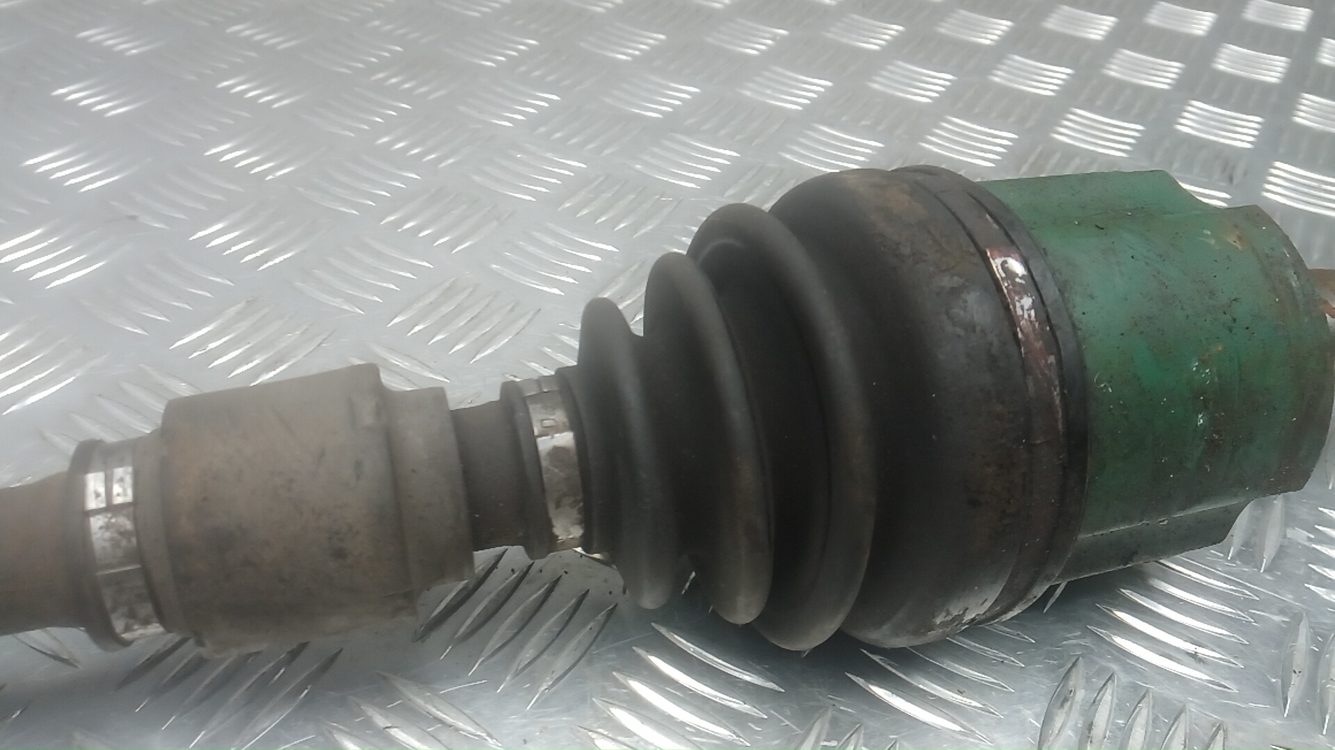 Полуось передняя левая