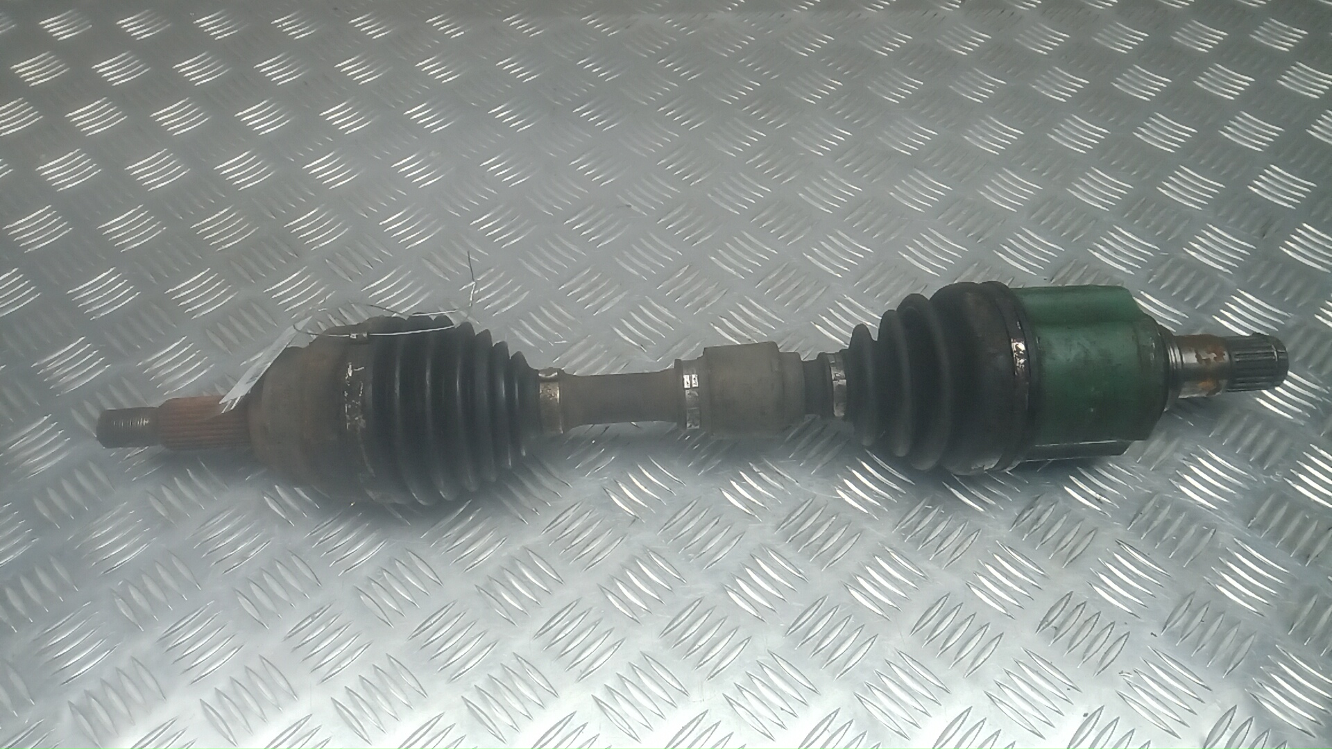 Полуось передняя левая