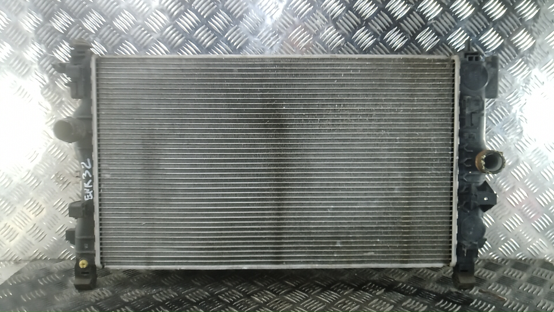 Радиатор охлаждения двигателя основной